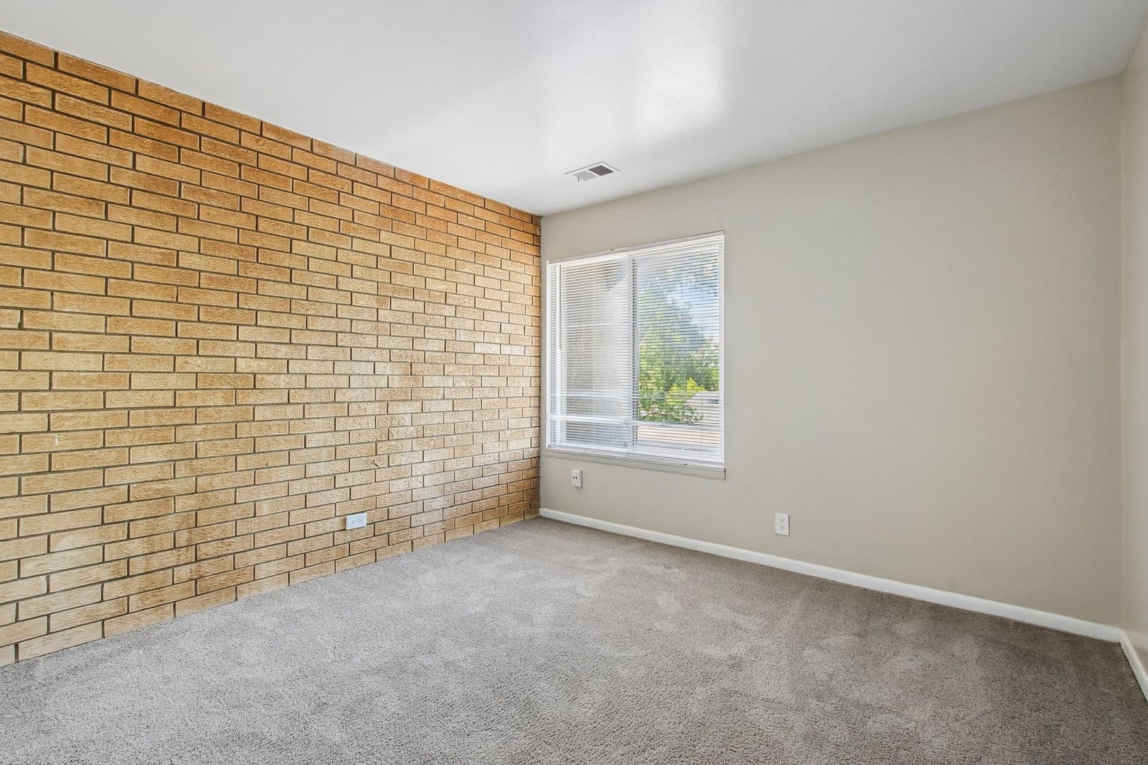 Speedway Apartment: 6010 W 25th Street