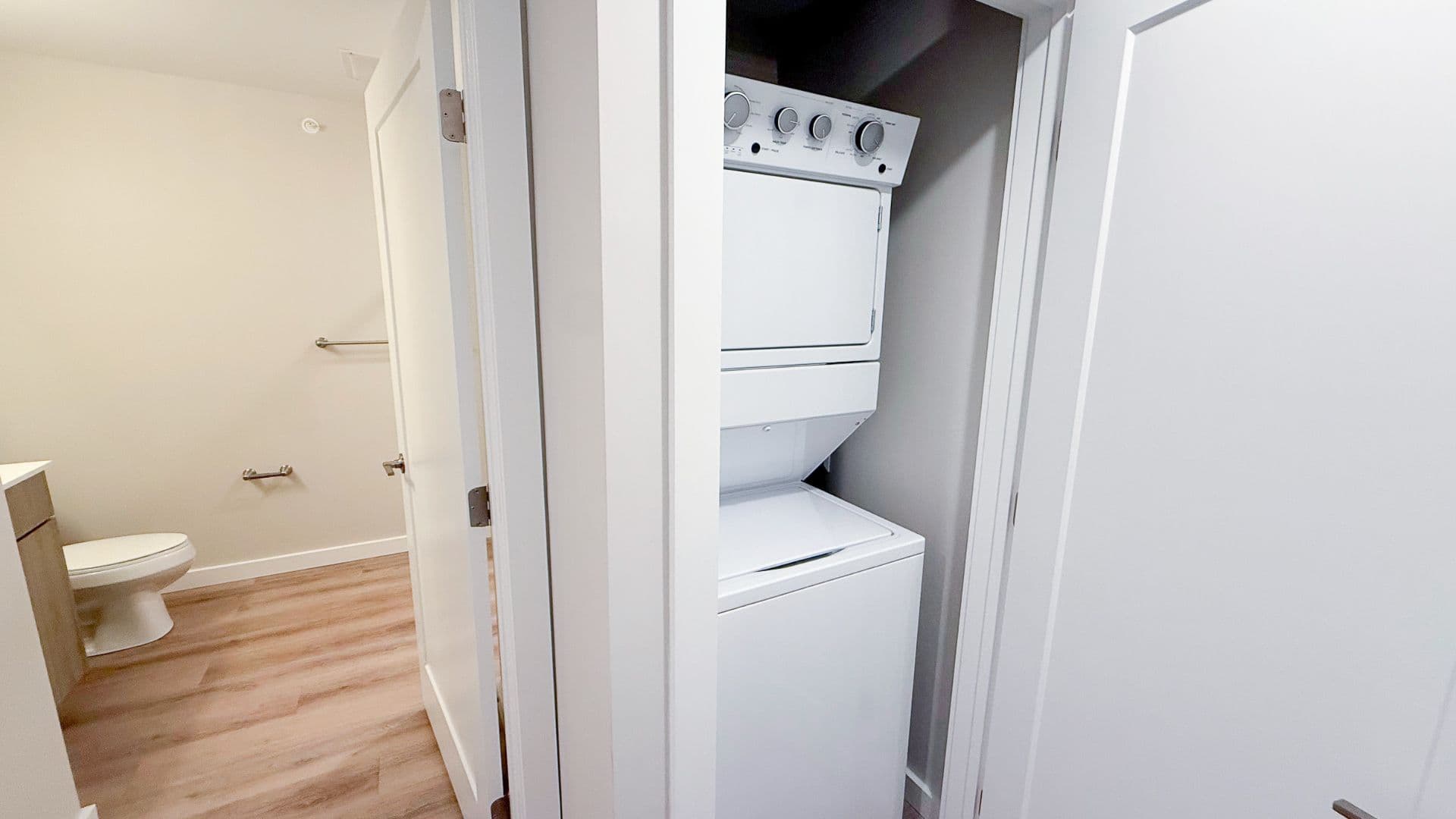 Champaign Apartment: 608 E Chalmers St