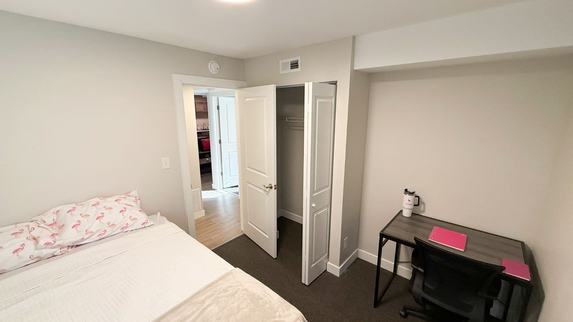 Urbana Apartment: 104 N Lincoln Ave
