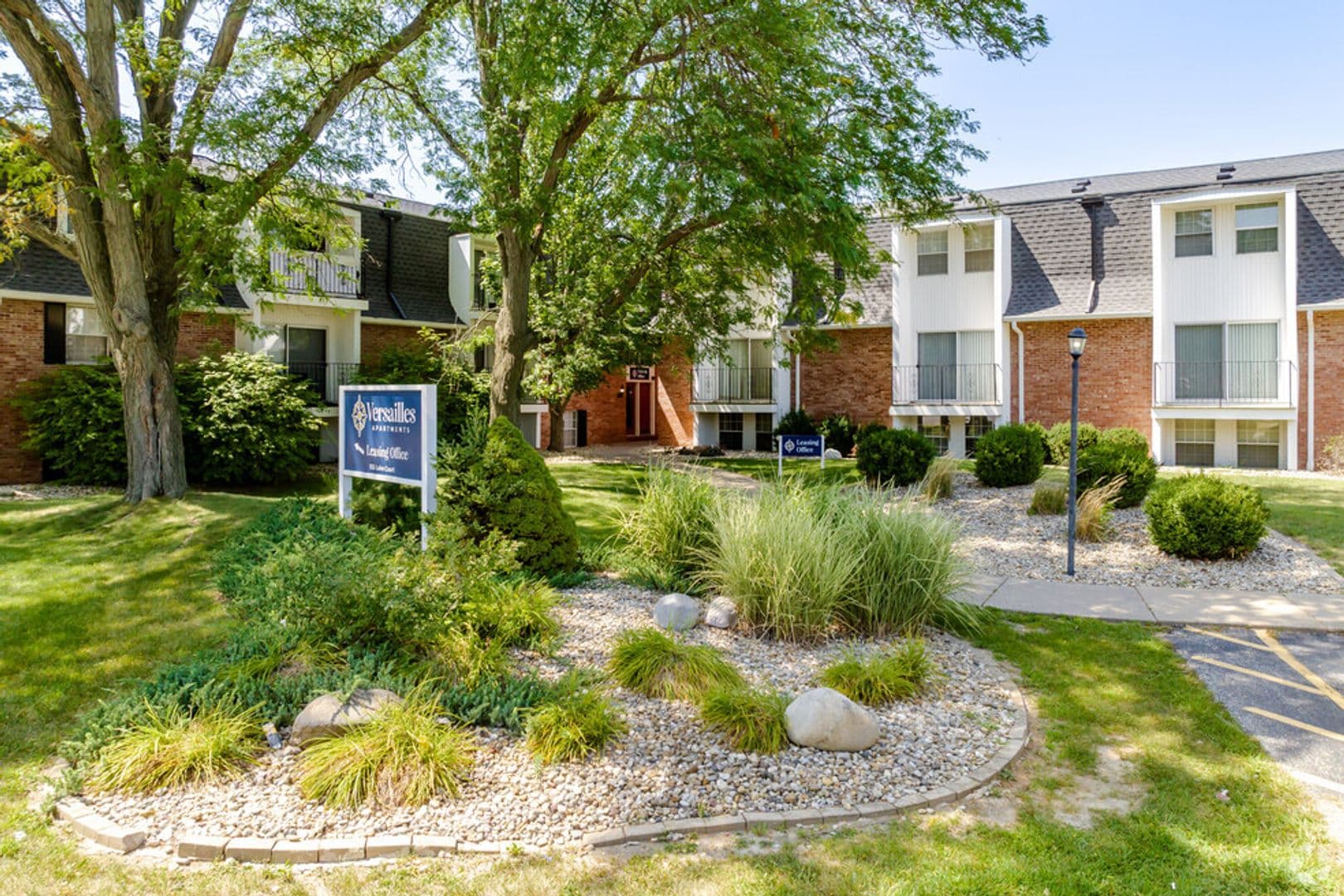 Peoria Apartment: 935 W Loire Court