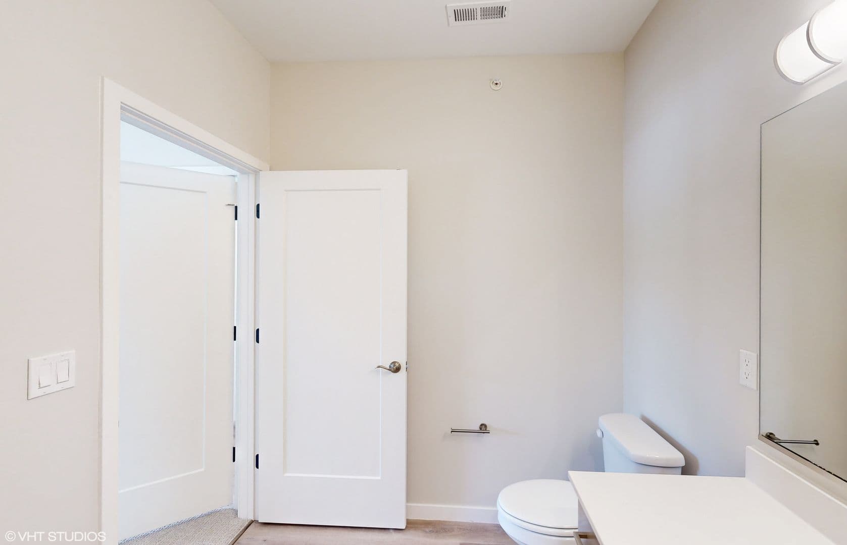 Champaign Apartment: 1915 S. Mattis