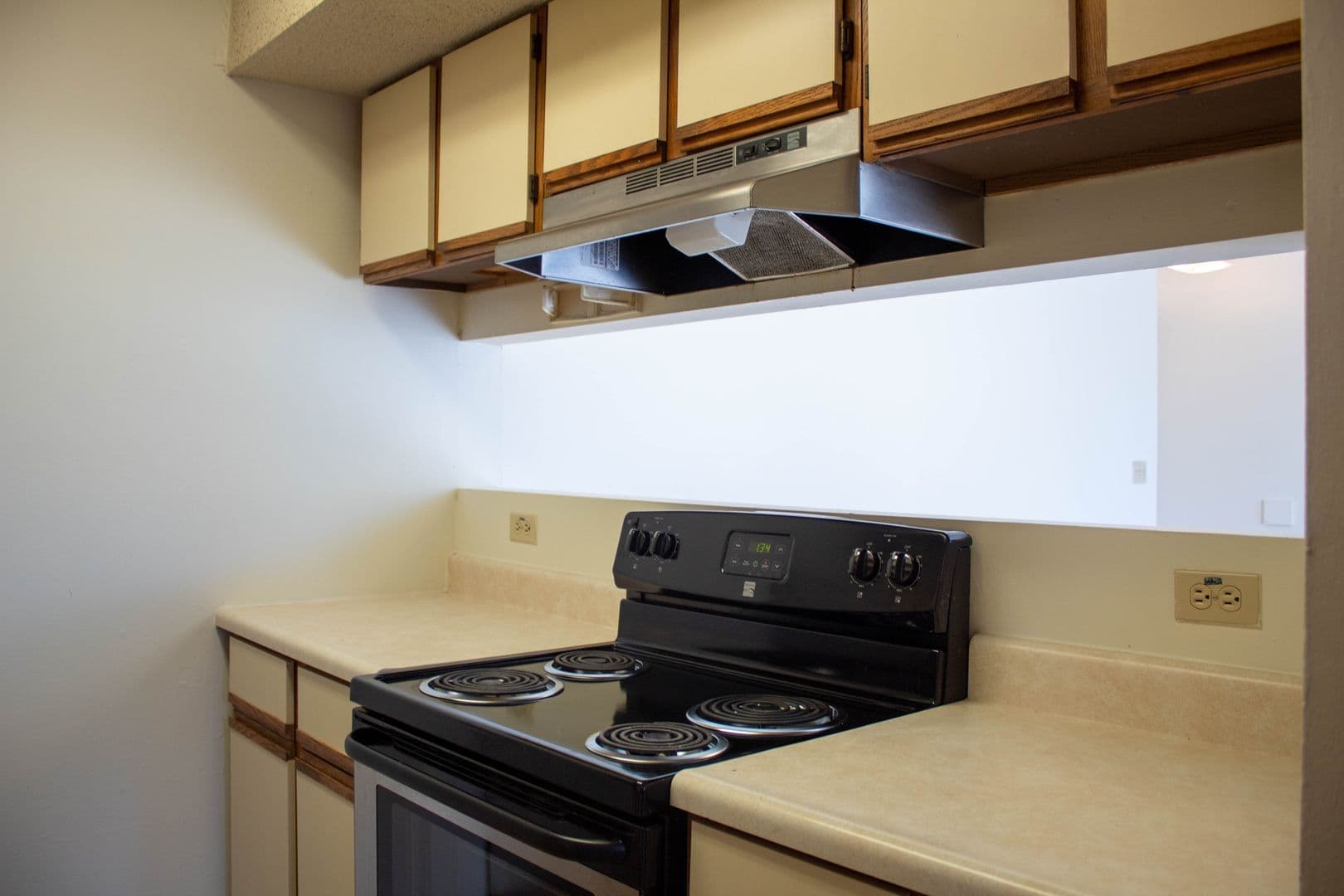 Urbana Apartment: 907 W Oregon