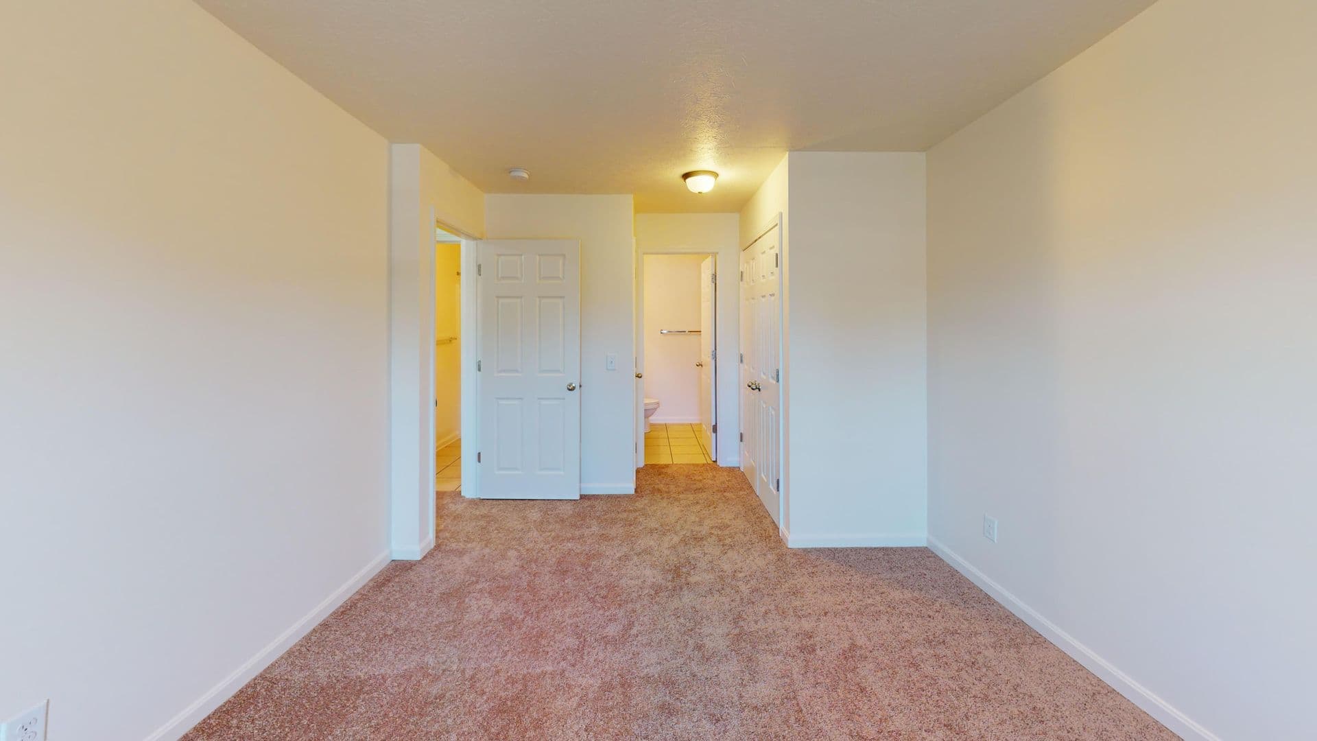 Crestwood Apartment: 7735 Independence Place