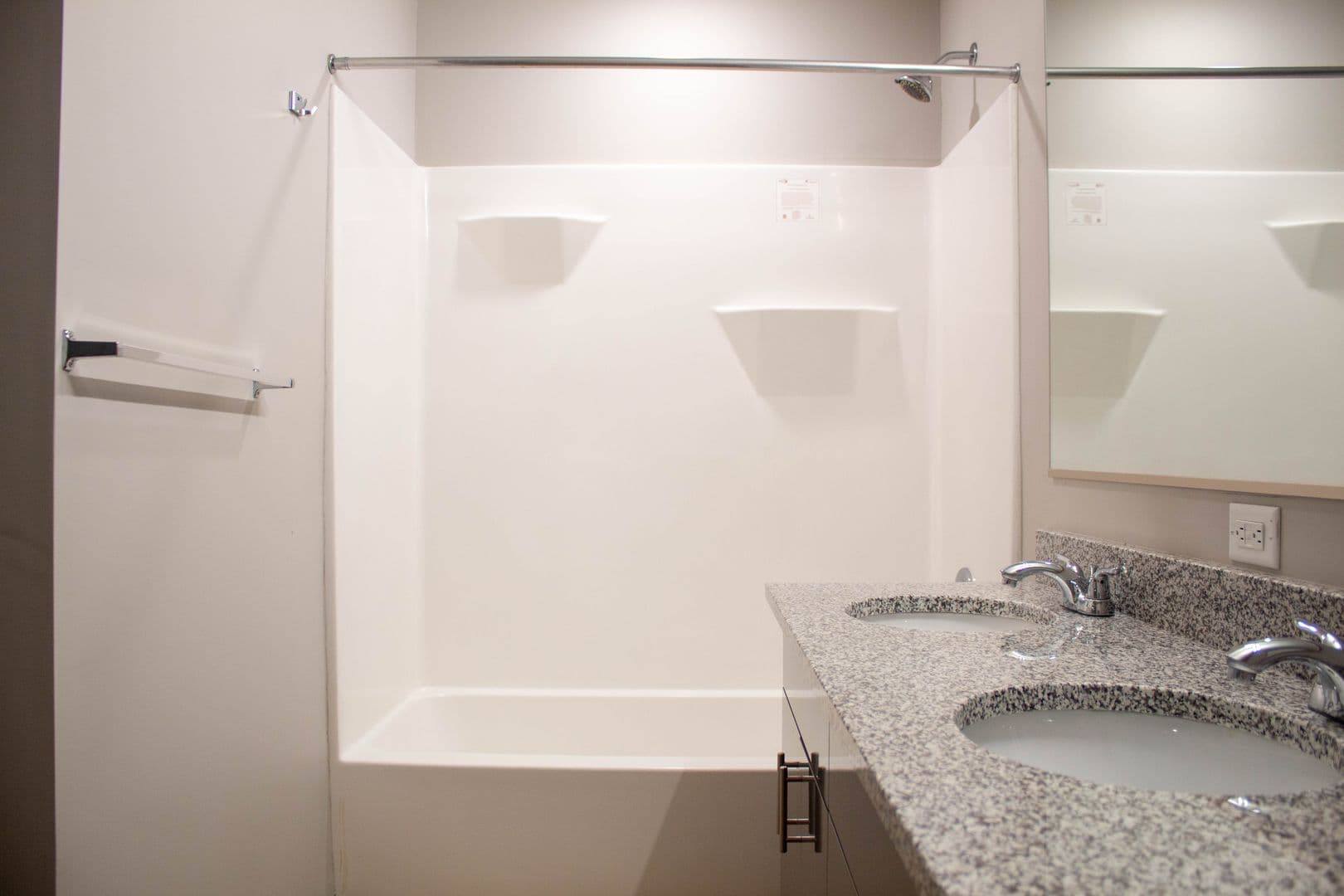 Champaign Apartment: 615 S Wright