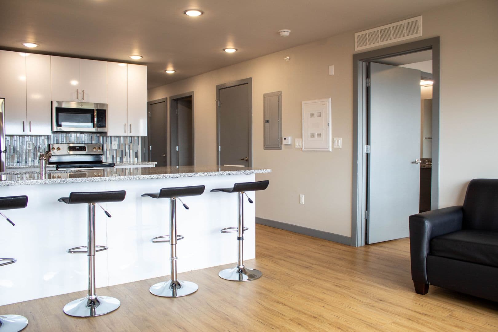 Champaign Apartment: 615 S Wright