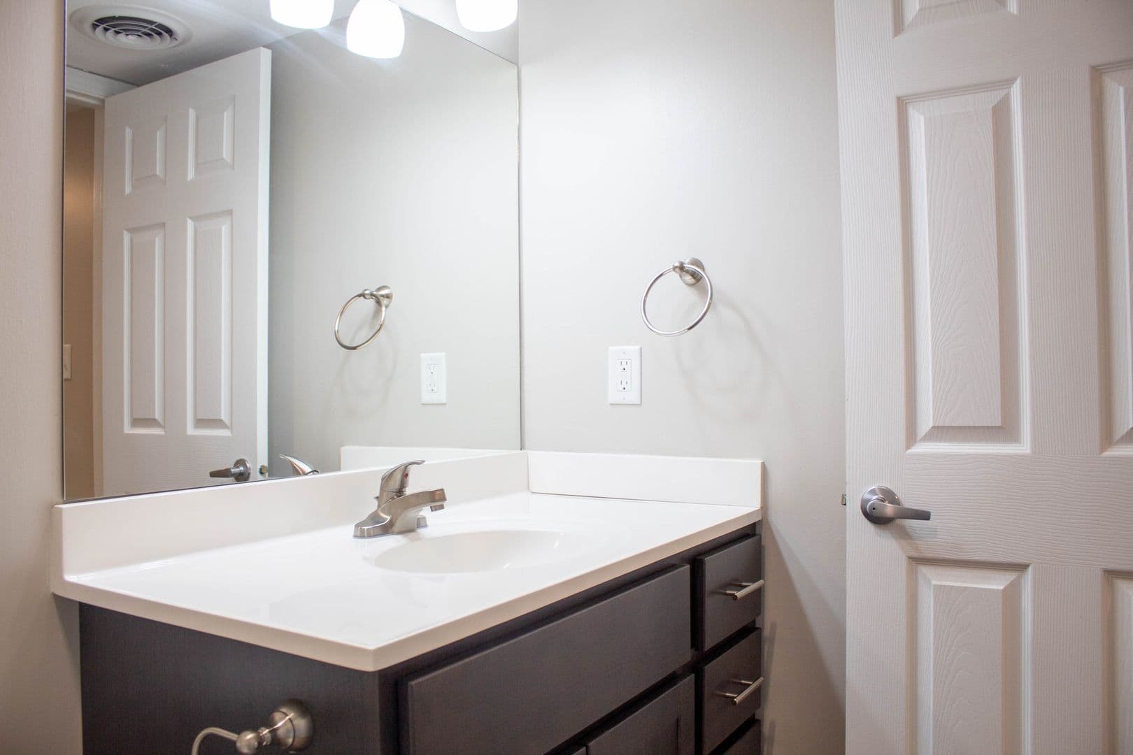 Urbana Apartment: 812 W Nevada Street