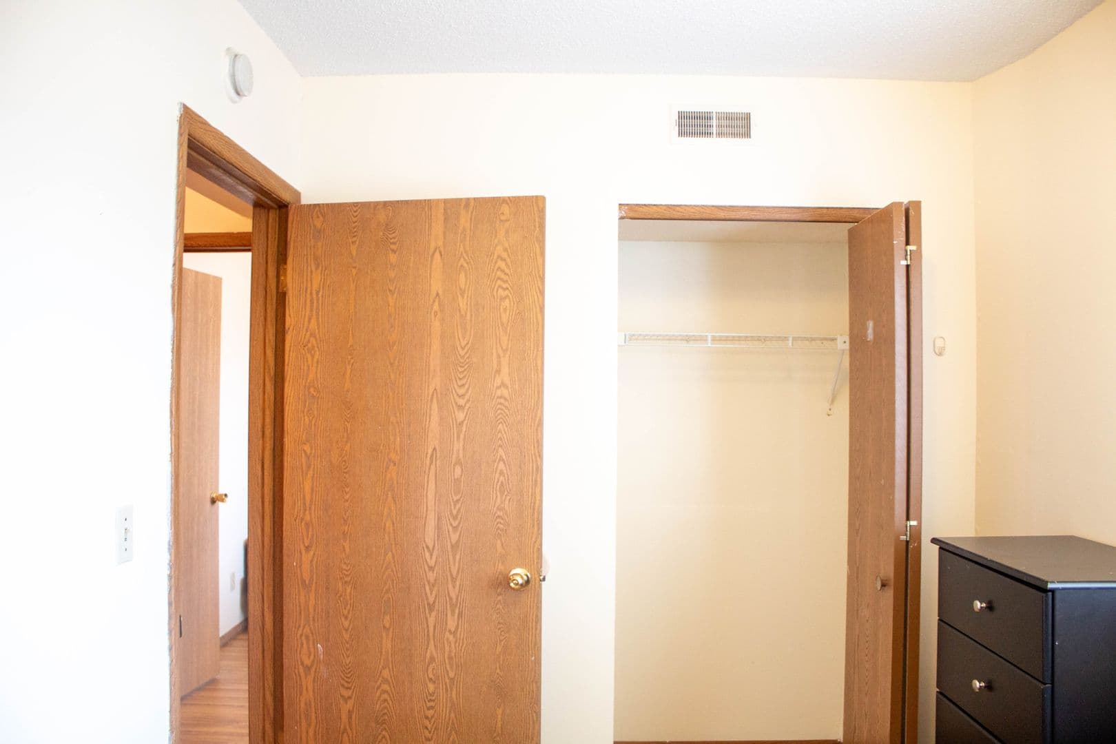 Urbana Apartment: 905 W Oregon