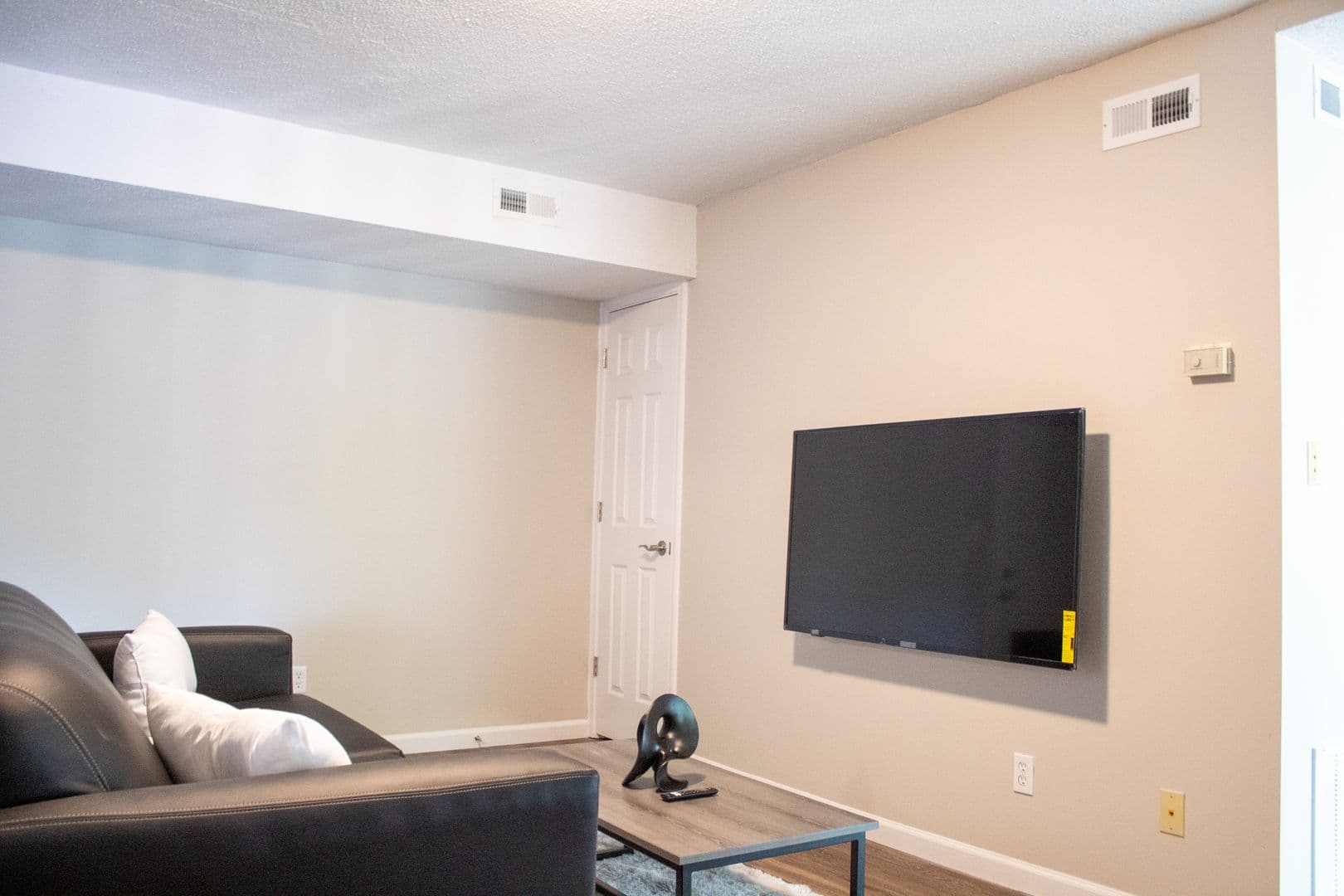 Urbana Apartment: 402 N Gregory Street