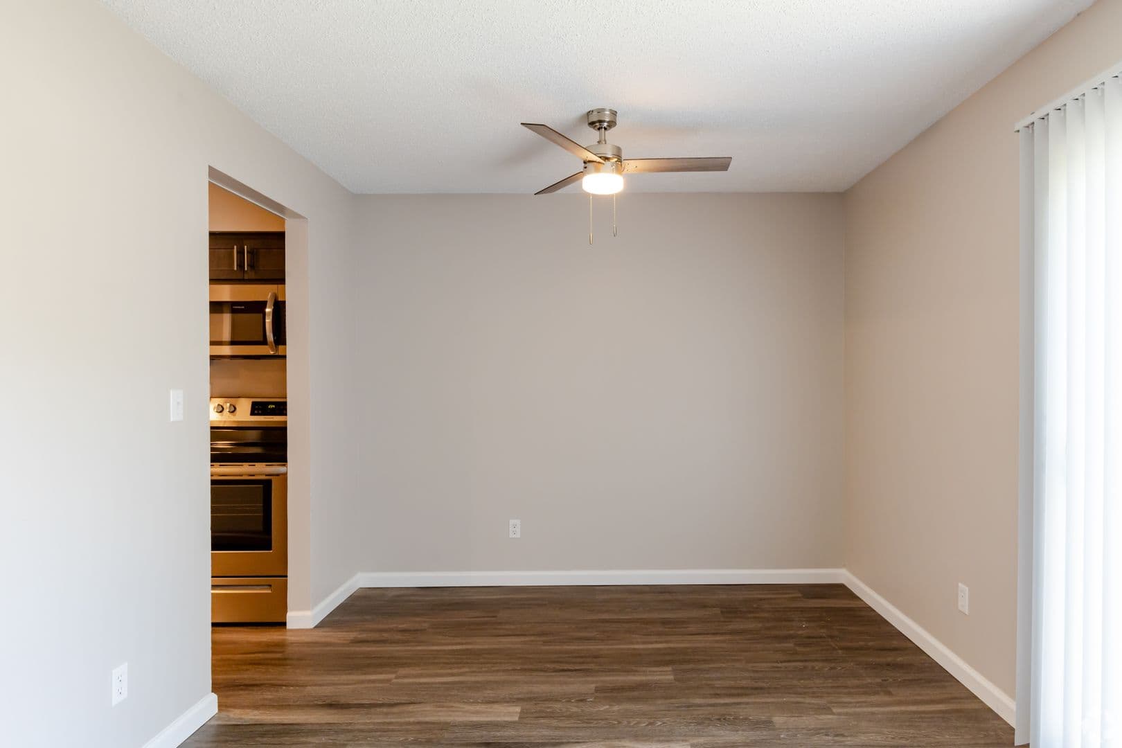Peoria Apartment: 935 W Loire Court
