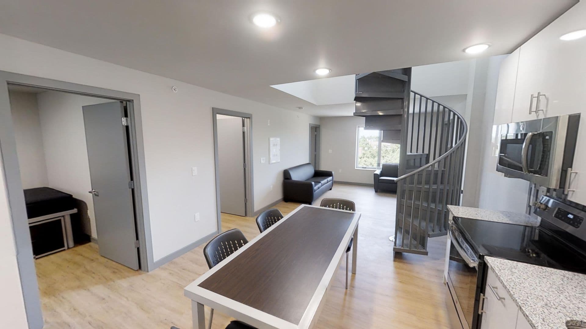 Champaign Apartment: 615 S Wright