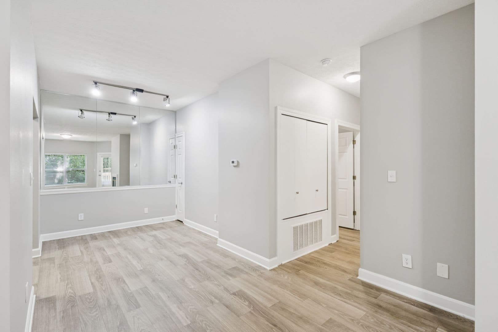 Louisville Apartment: 3300 Aspen Valley Circle