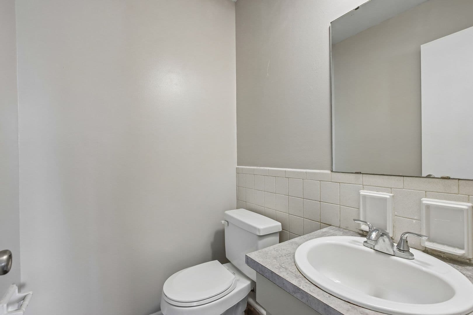 Speedway Apartment: 6010 W 25th Street