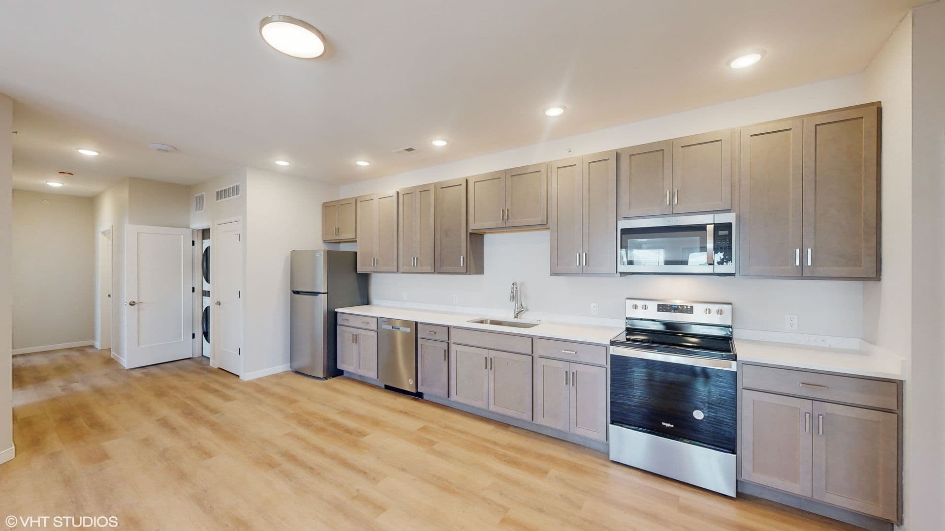 Champaign Apartment: 1915 S. Mattis