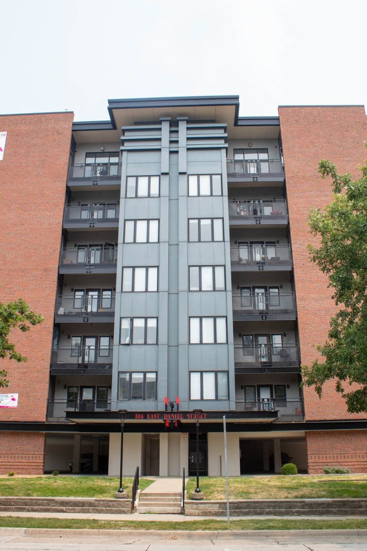 Champaign Apartment: 304 E Daniel