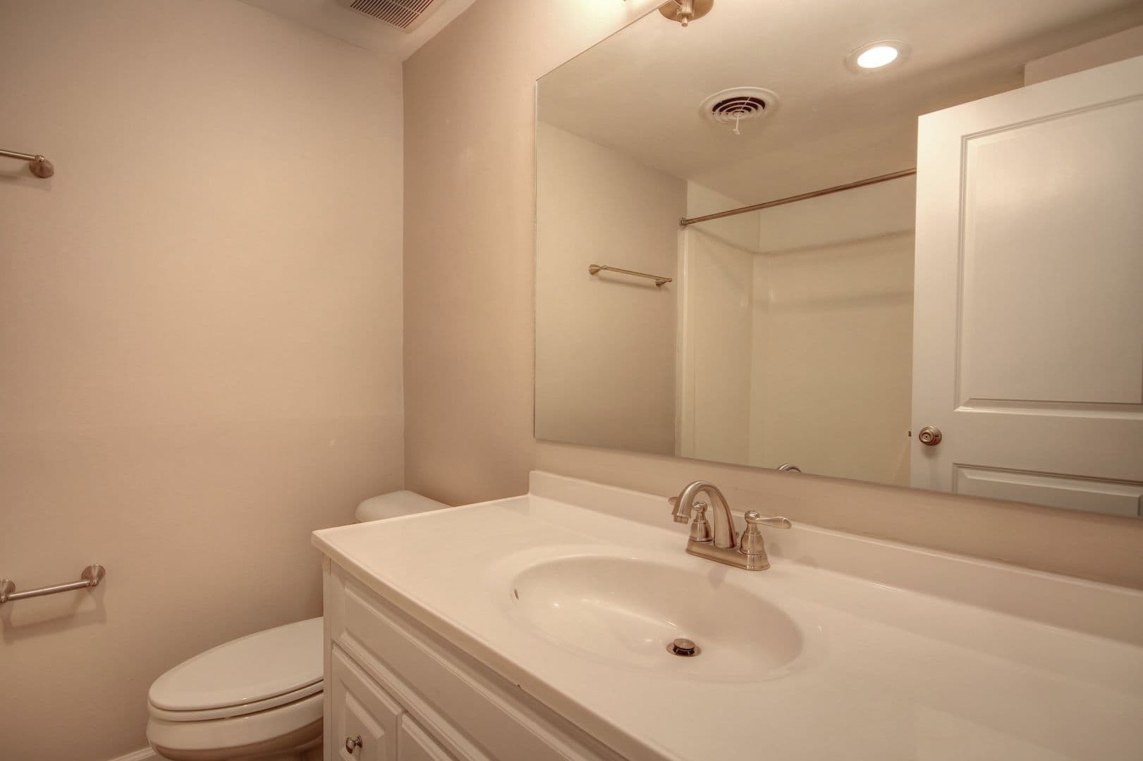 Urbana Apartment: 308 E. Iowa St.. 906 Vine, and 906 1/2 Vine