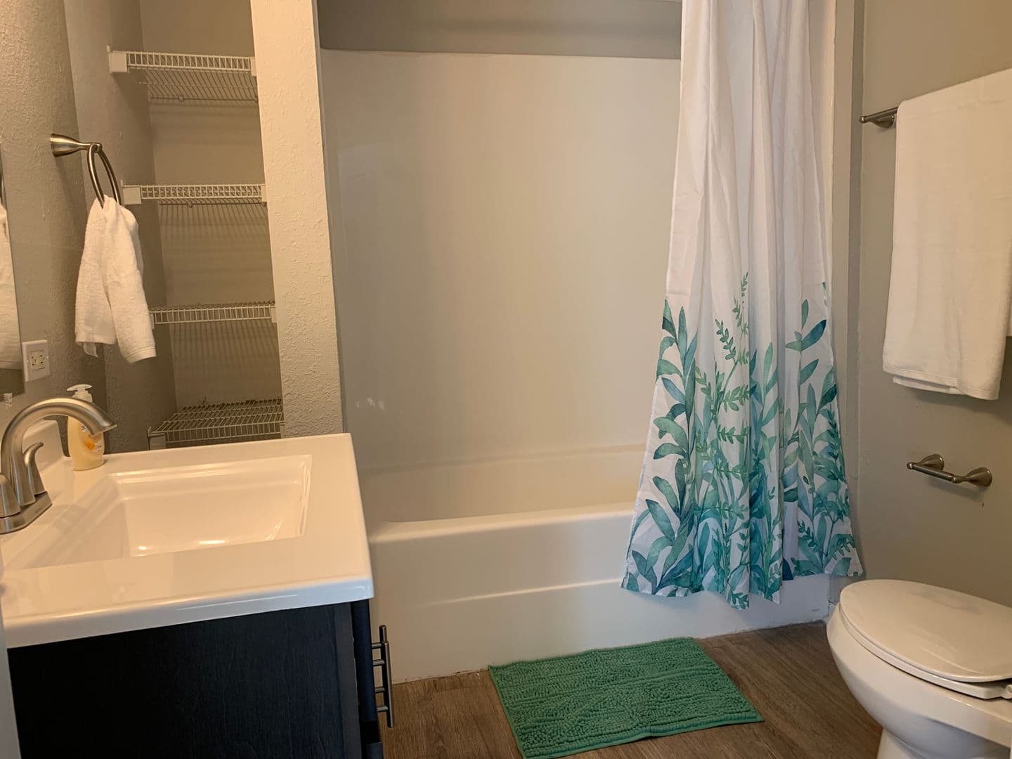 Champaign Apartment: 408 E Healey St