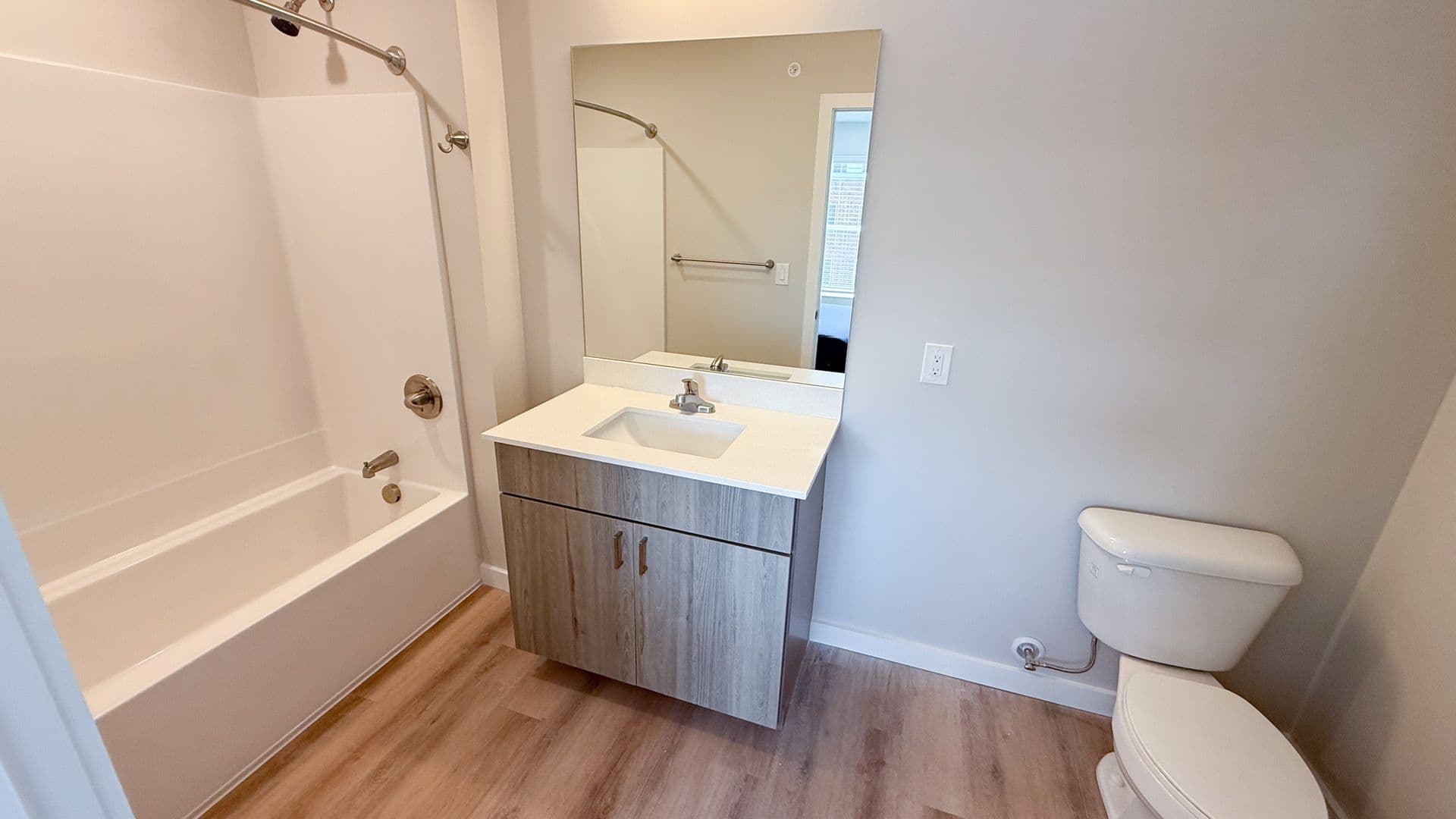 Champaign Apartment: 608 E Chalmers St