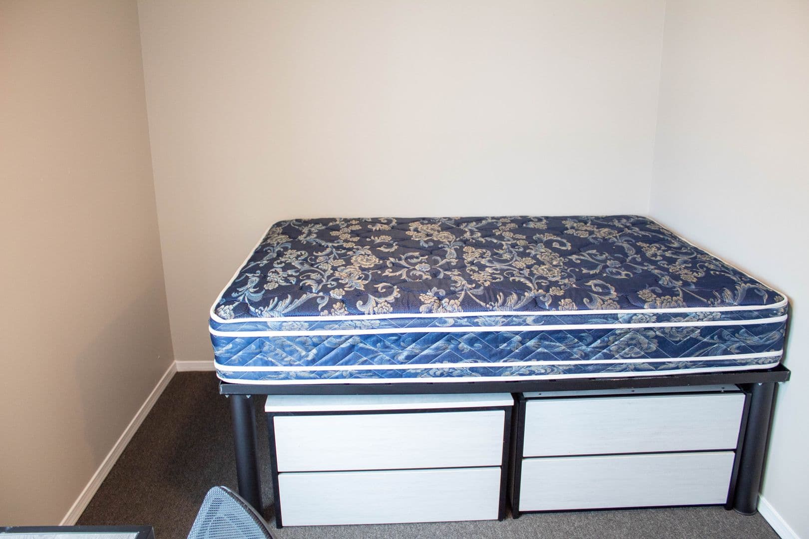 Champaign Apartment: 57 E Chalmers Street