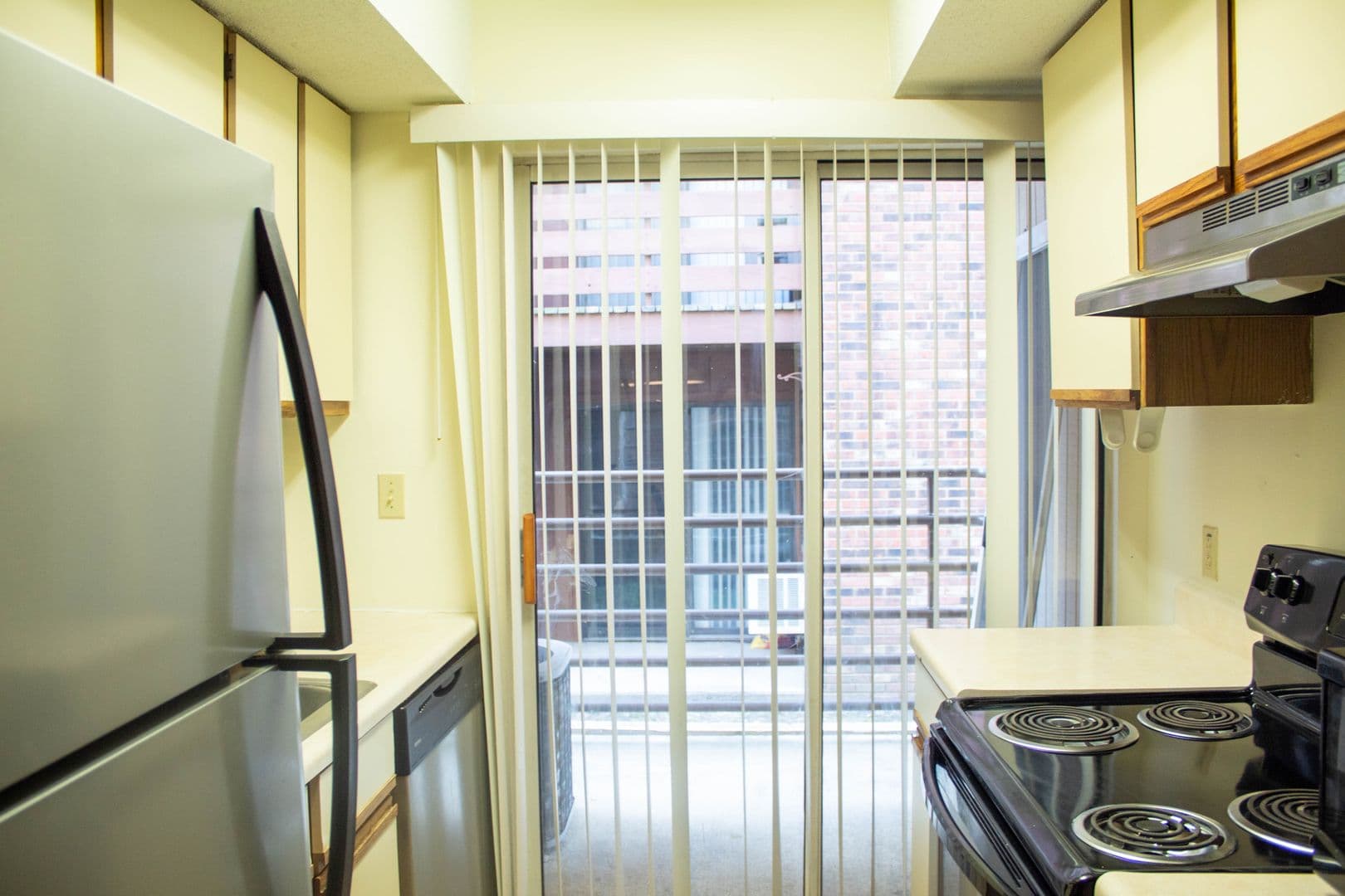Urbana Apartment: 905 W Oregon