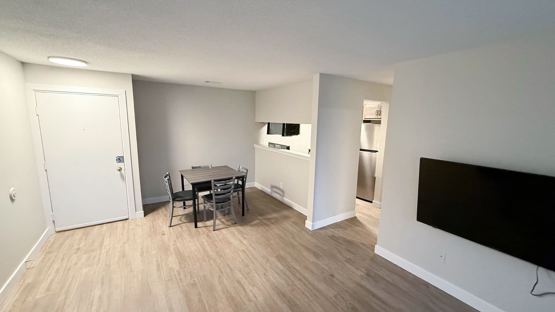 Urbana Apartment: 809 W Stoughton