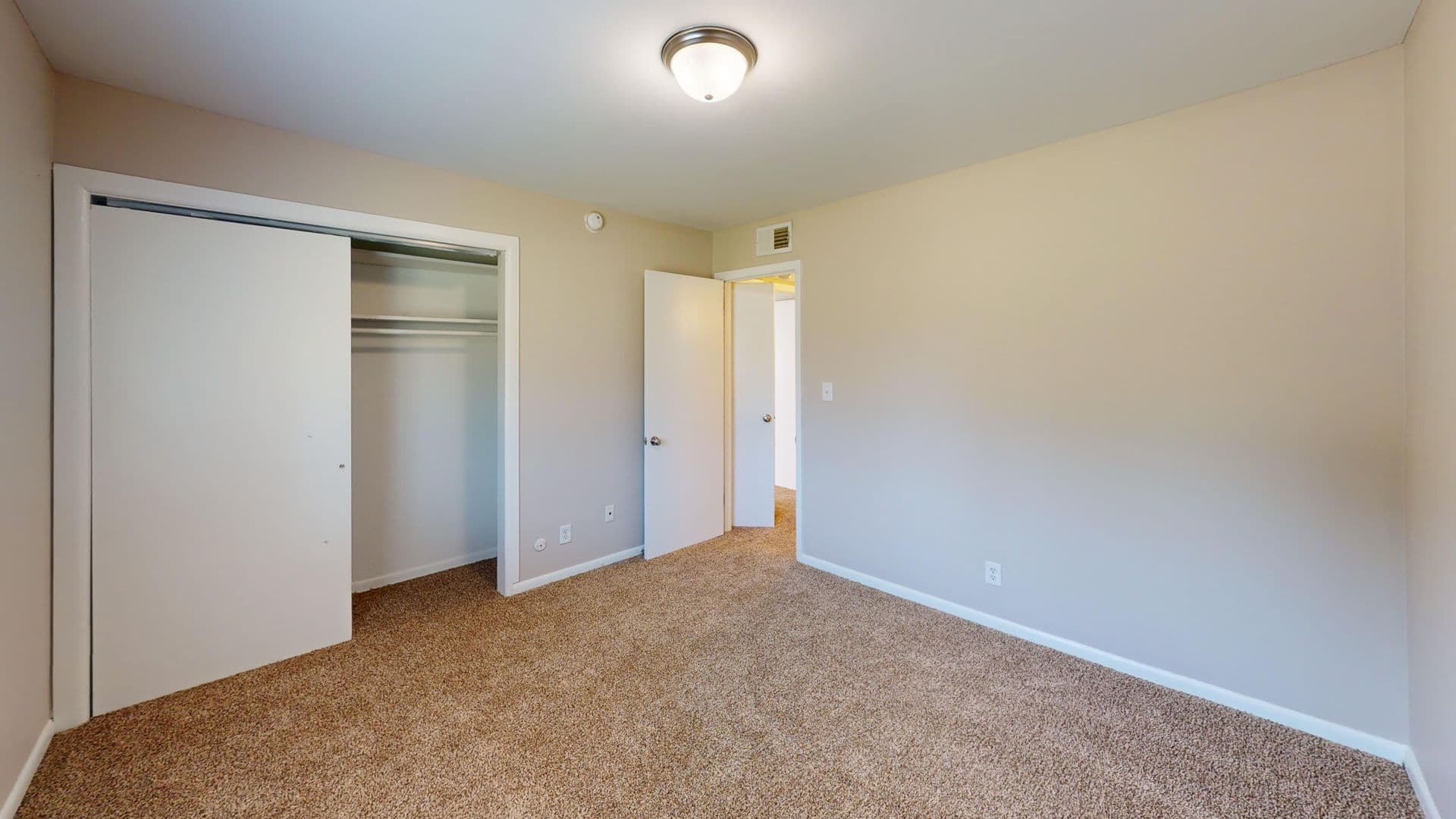 Indianapolis Apartment: 5838 W Mooresville Rd