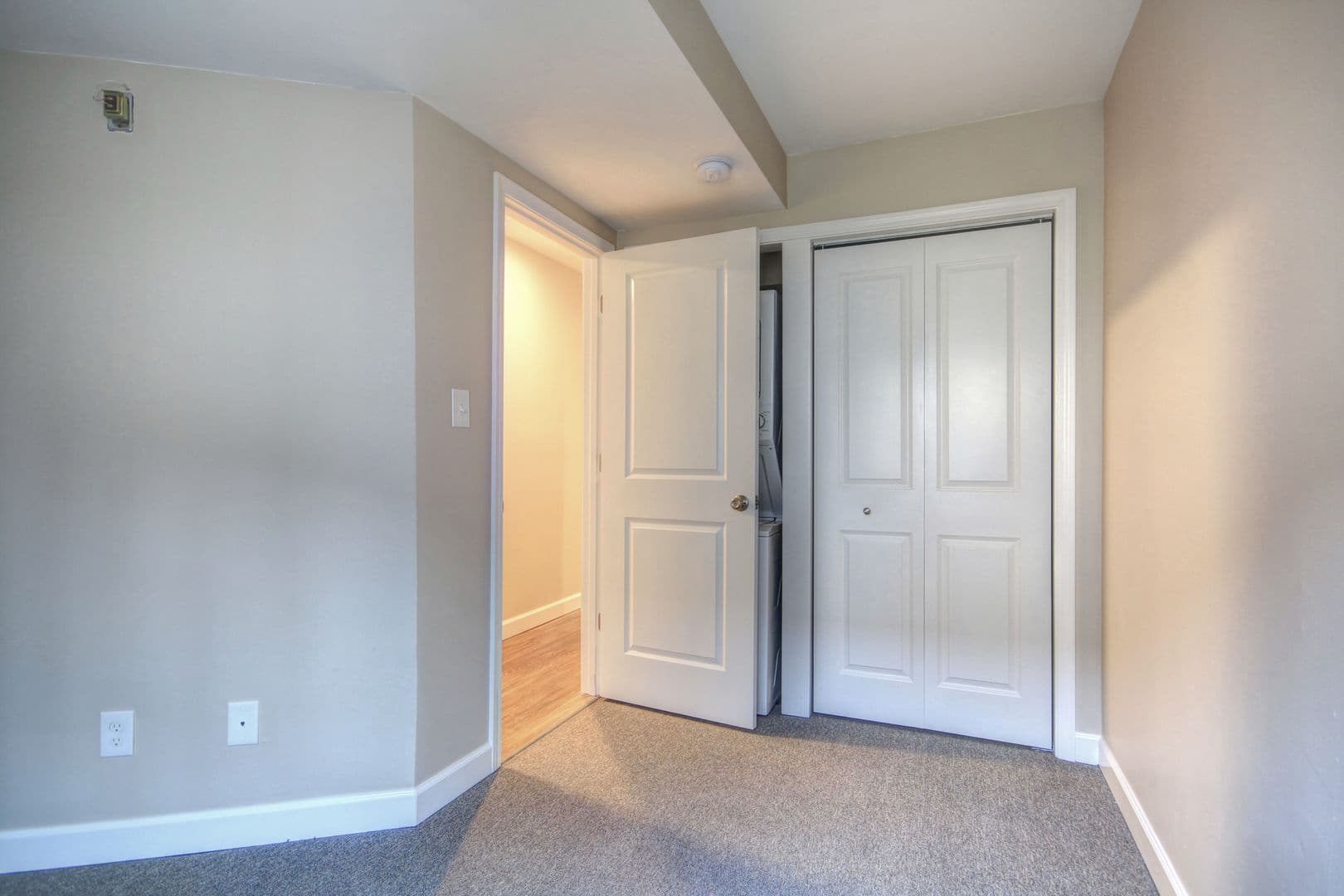 Urbana Apartment: 308 E. Iowa St.. 906 Vine, and 906 1/2 Vine