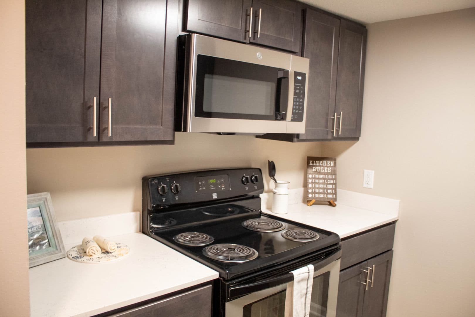Champaign Apartment: 48 E John