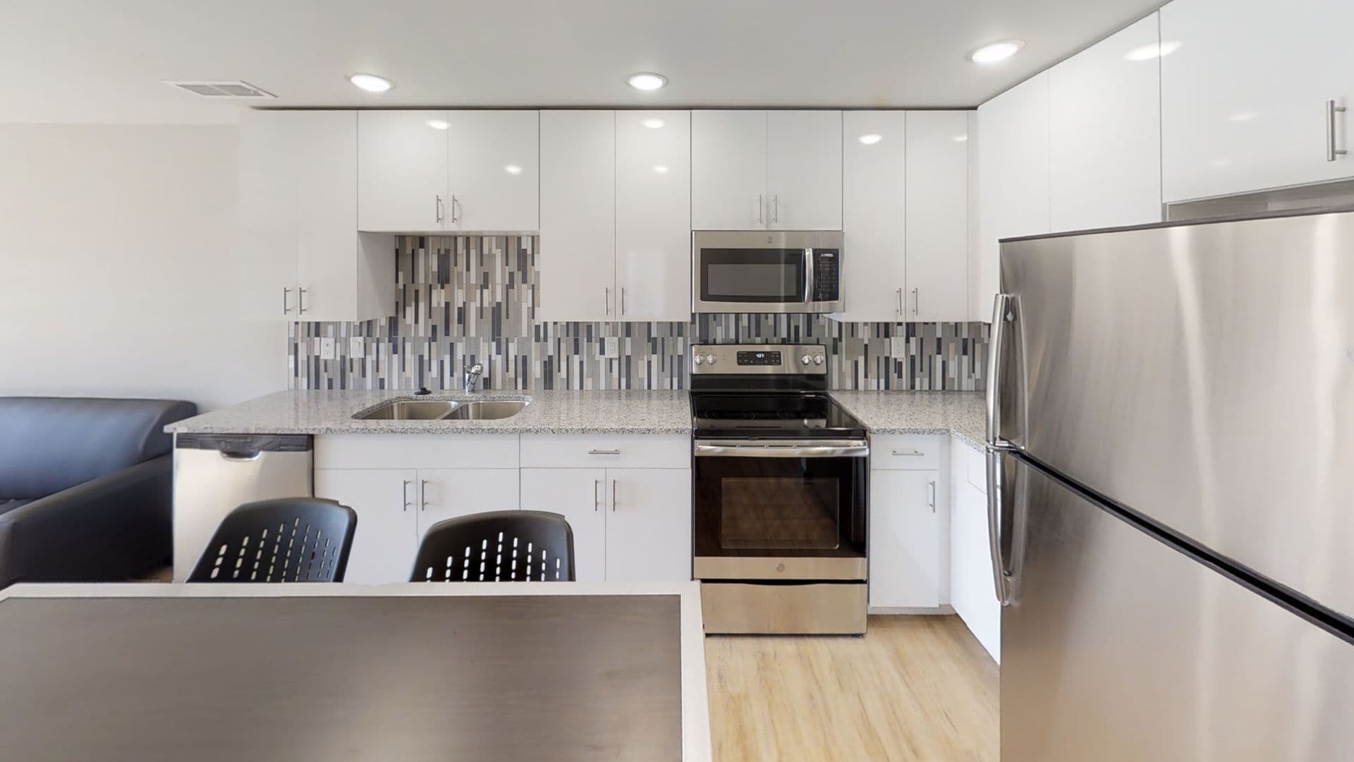Champaign Apartment: 615 S Wright