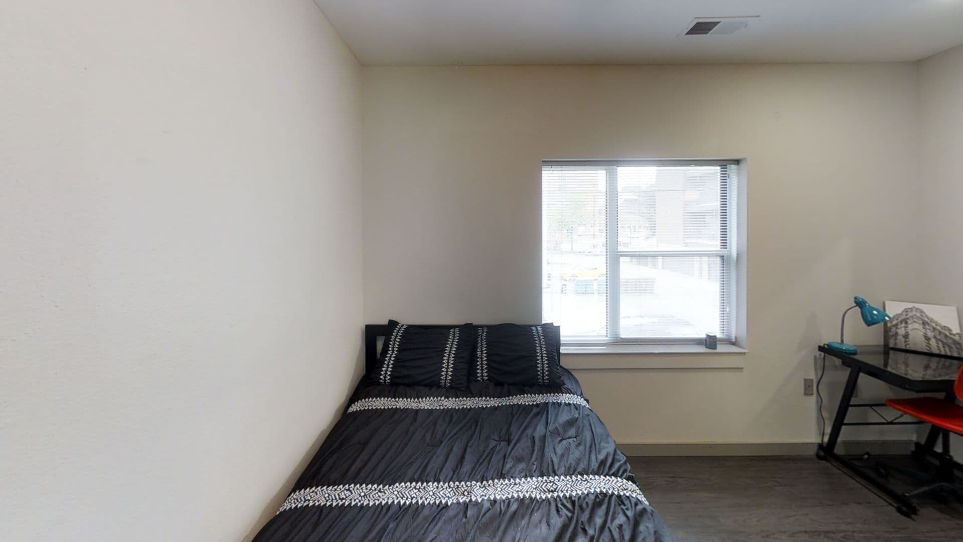 Champaign Apartment: 309 E John