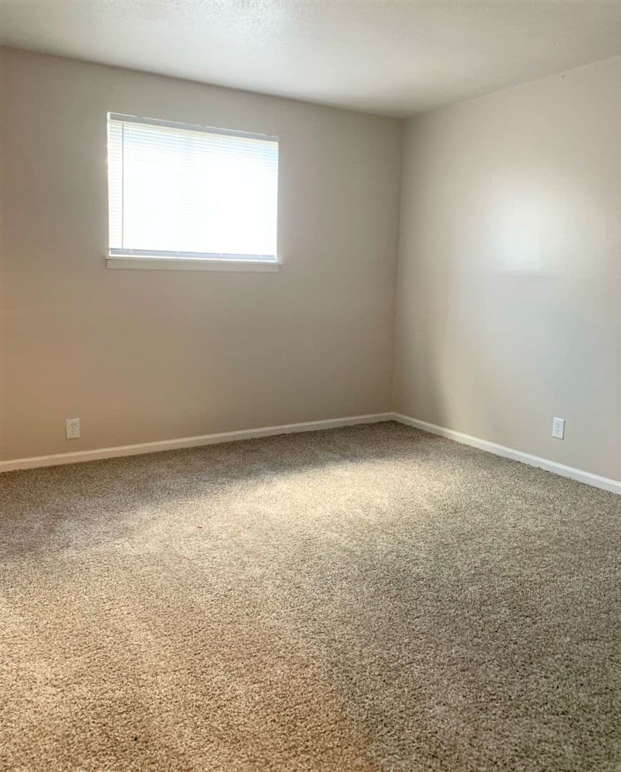 Peoria Apartment: 6516-6500 N University St