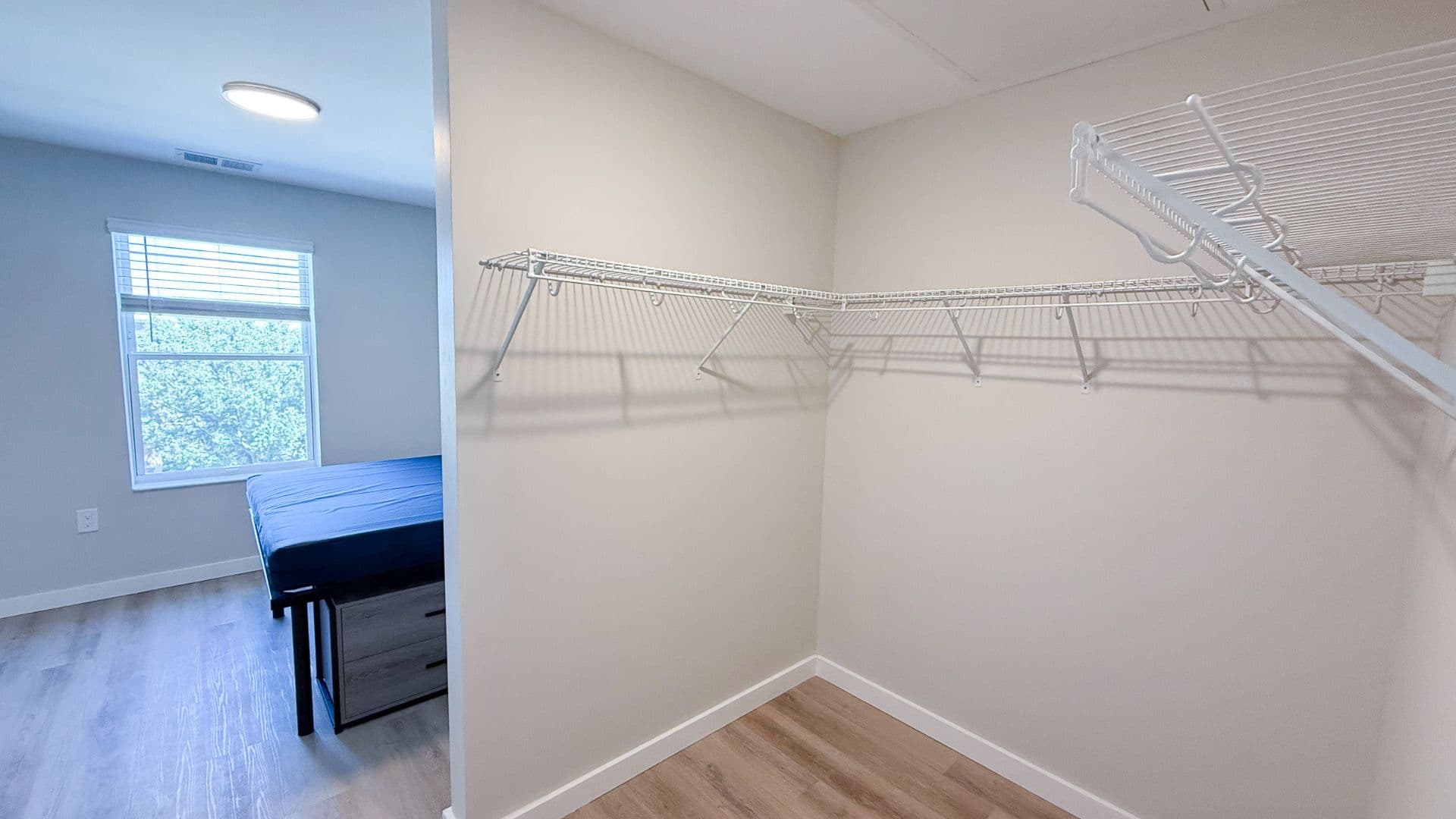 Champaign Apartment: 608 E Chalmers St