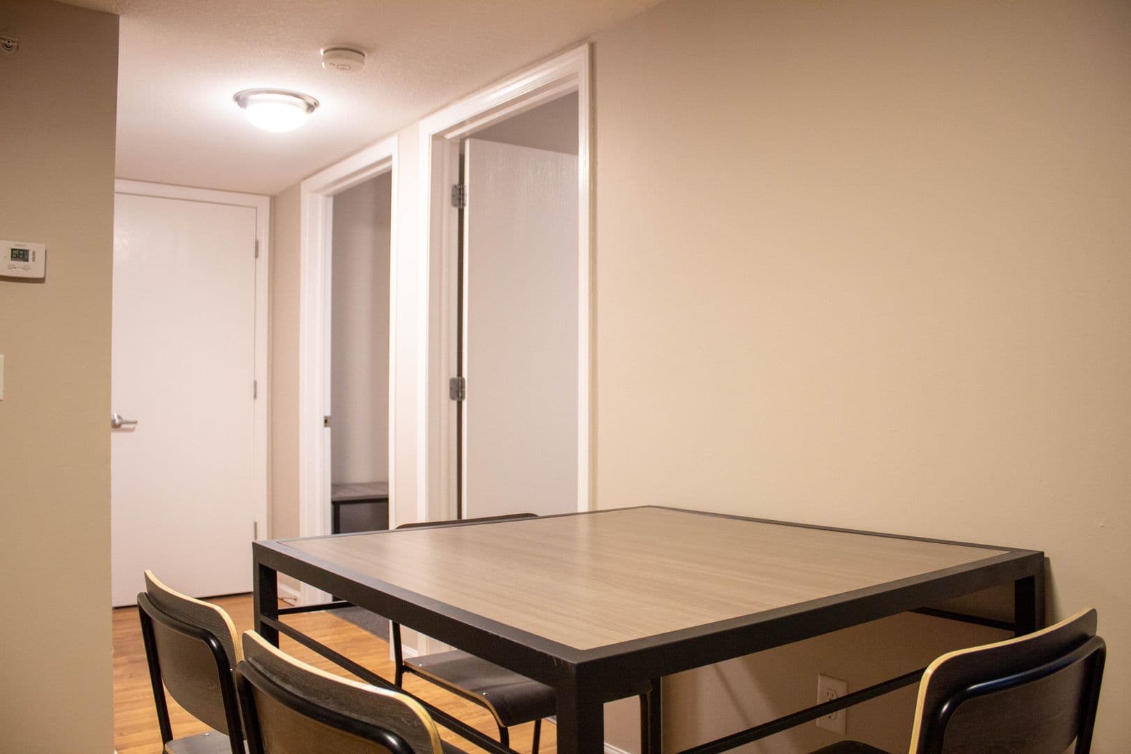 Urbana Apartment: 1010 W Stoughton