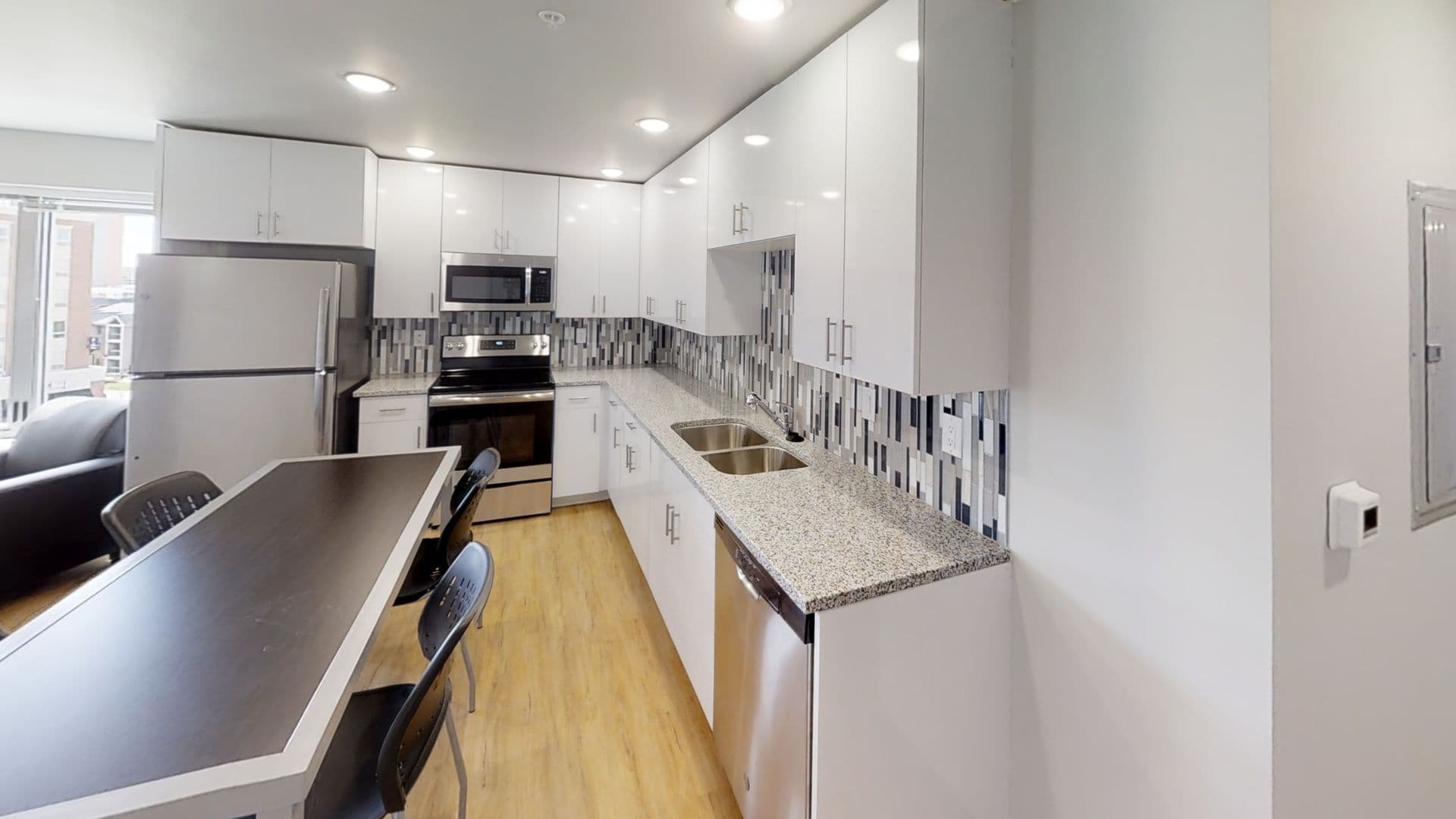 Champaign Apartment: 615 S Wright