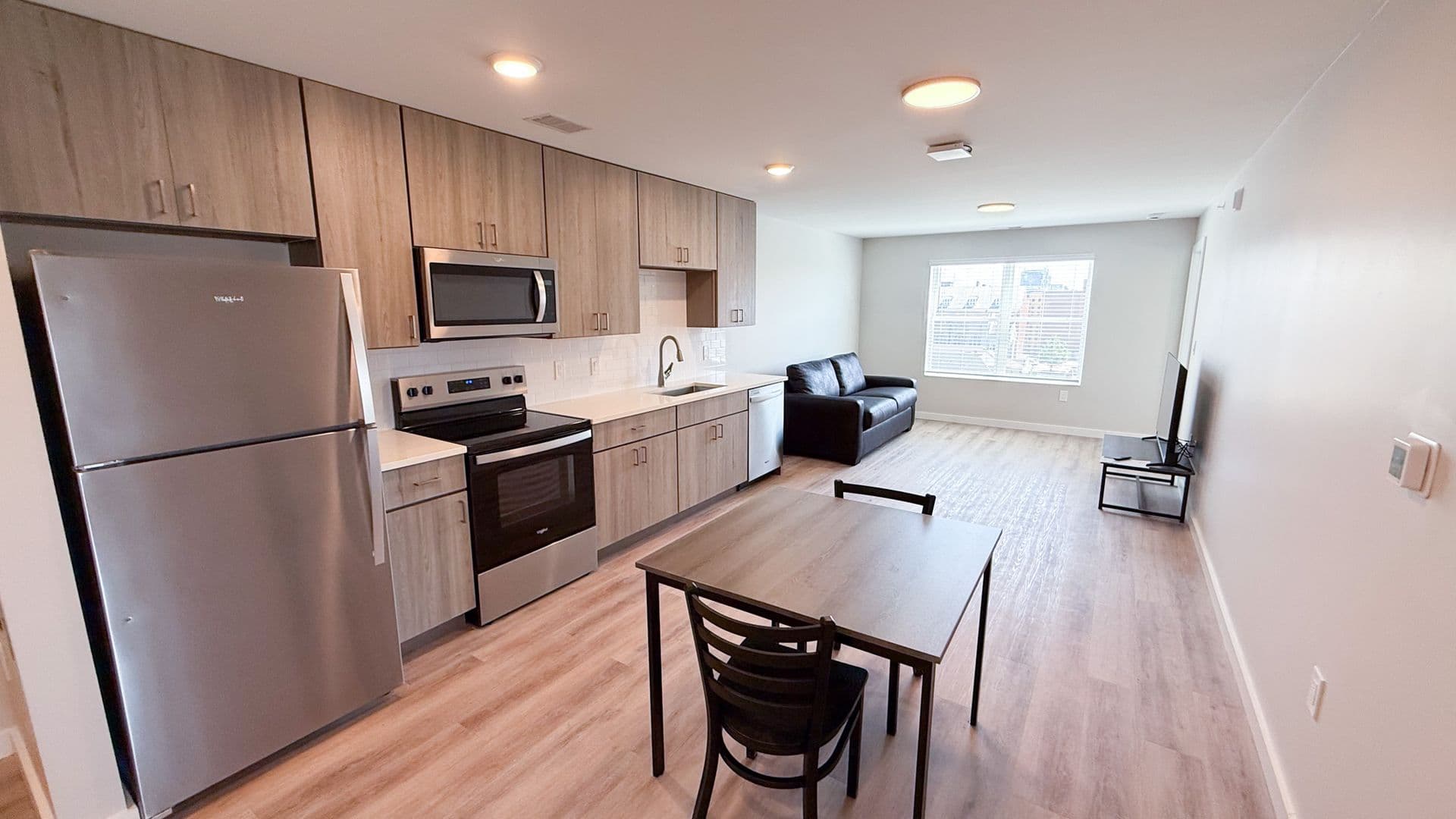 Champaign Apartment: 608 E Chalmers St