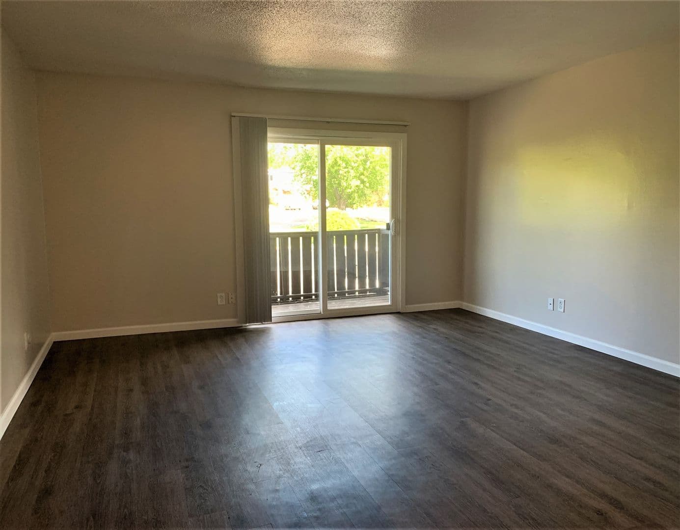 Peoria Apartment: 6516-6500 N University St