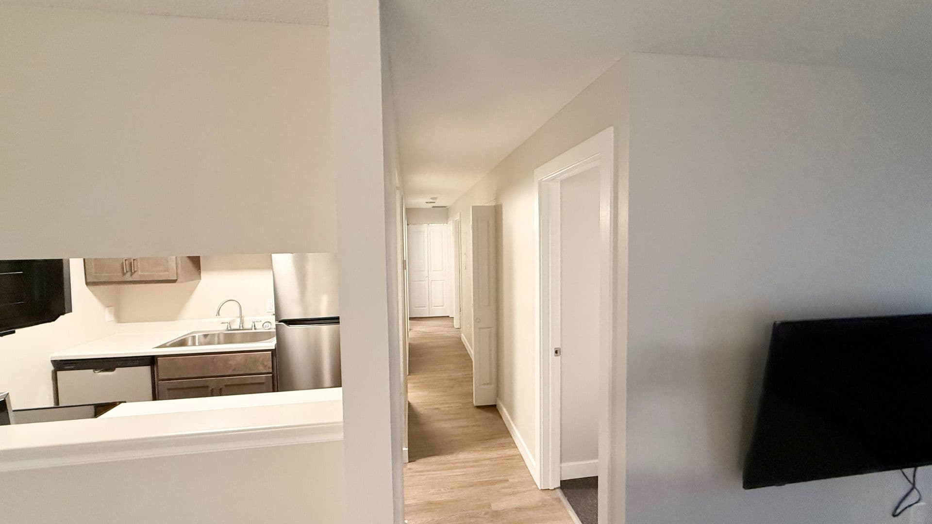 Urbana Apartment: 809 W Stoughton