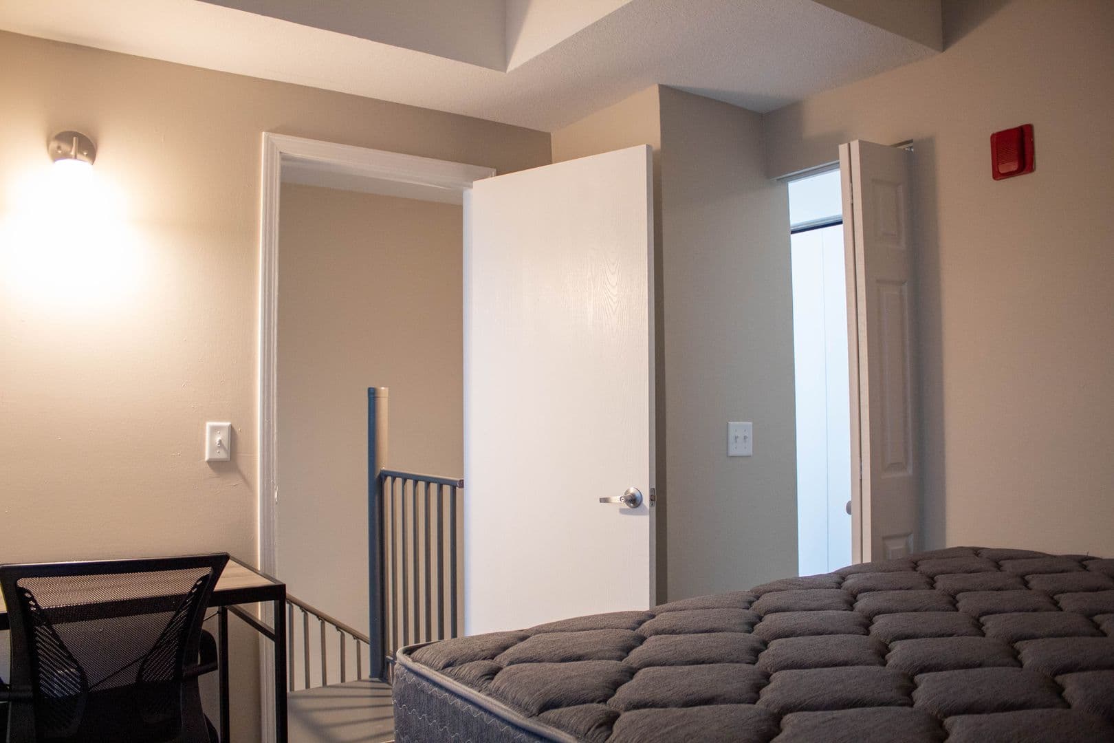 Urbana Apartment: 1010 W Stoughton