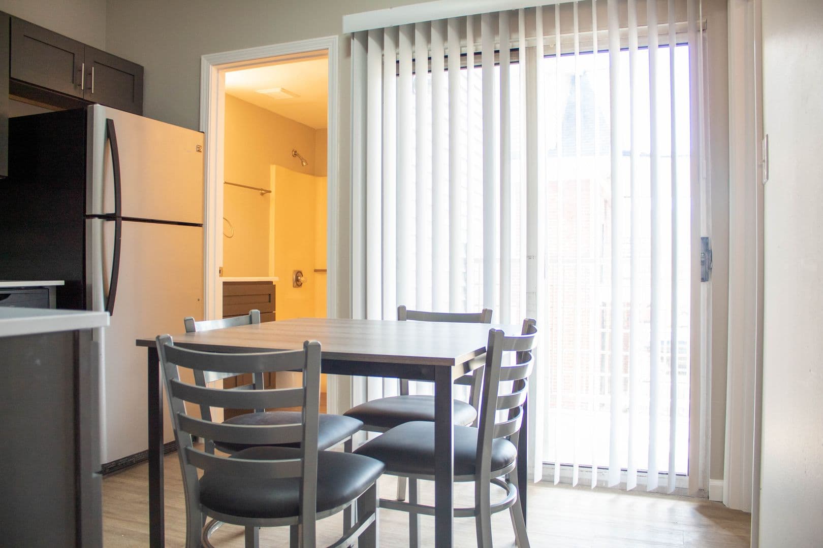 Champaign Apartment: 103 E Chalmers Street