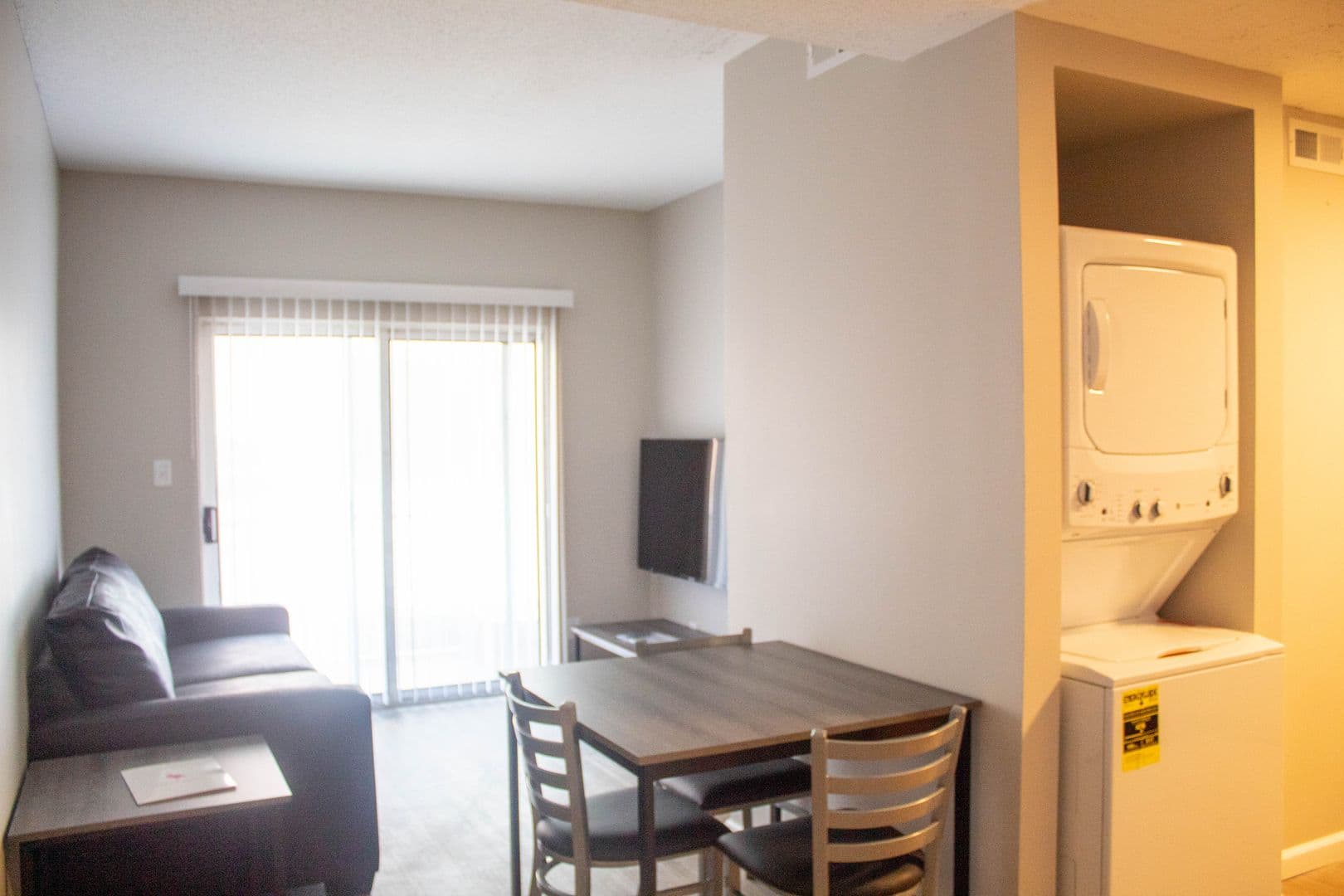 Champaign Apartment: 103 E Chalmers Street