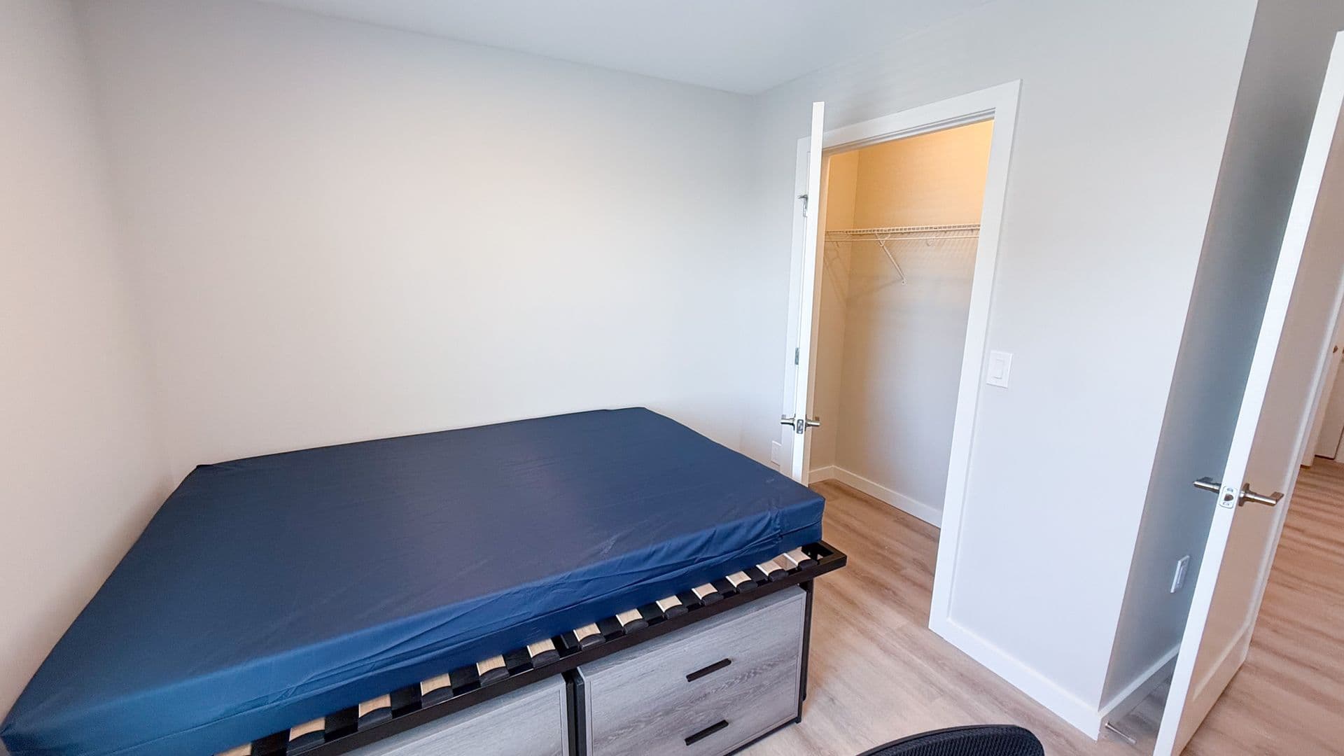 Champaign Apartment: 608 E Chalmers St