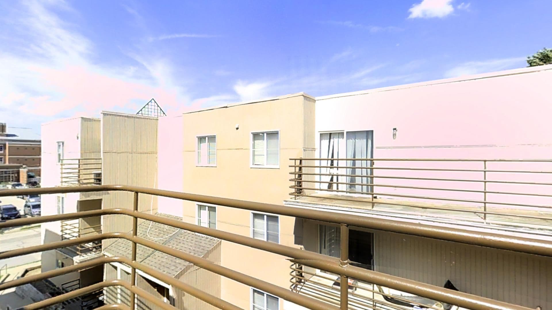 Urbana Apartment: 907 W Oregon