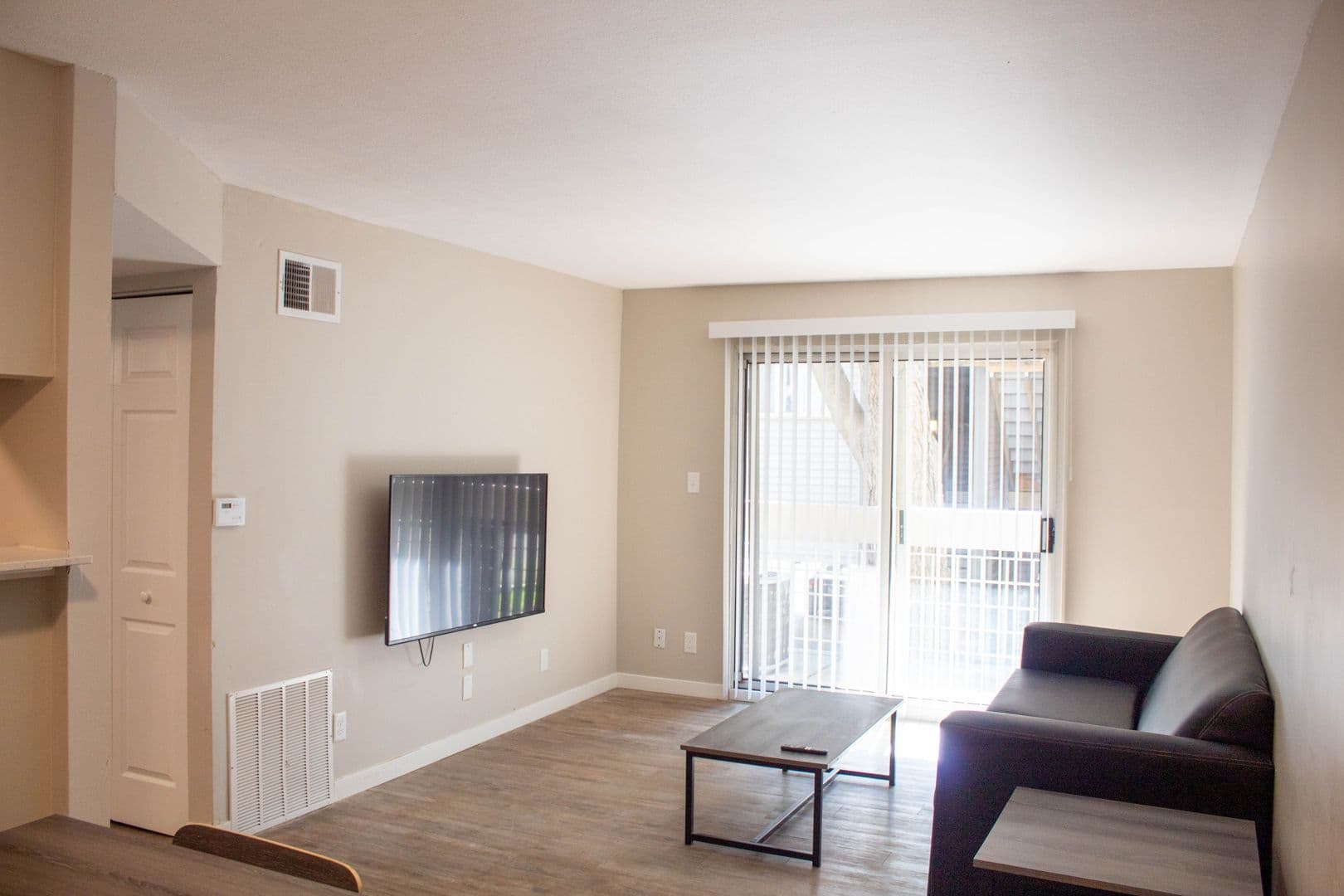 Urbana Apartment: 804 W Illinois Street