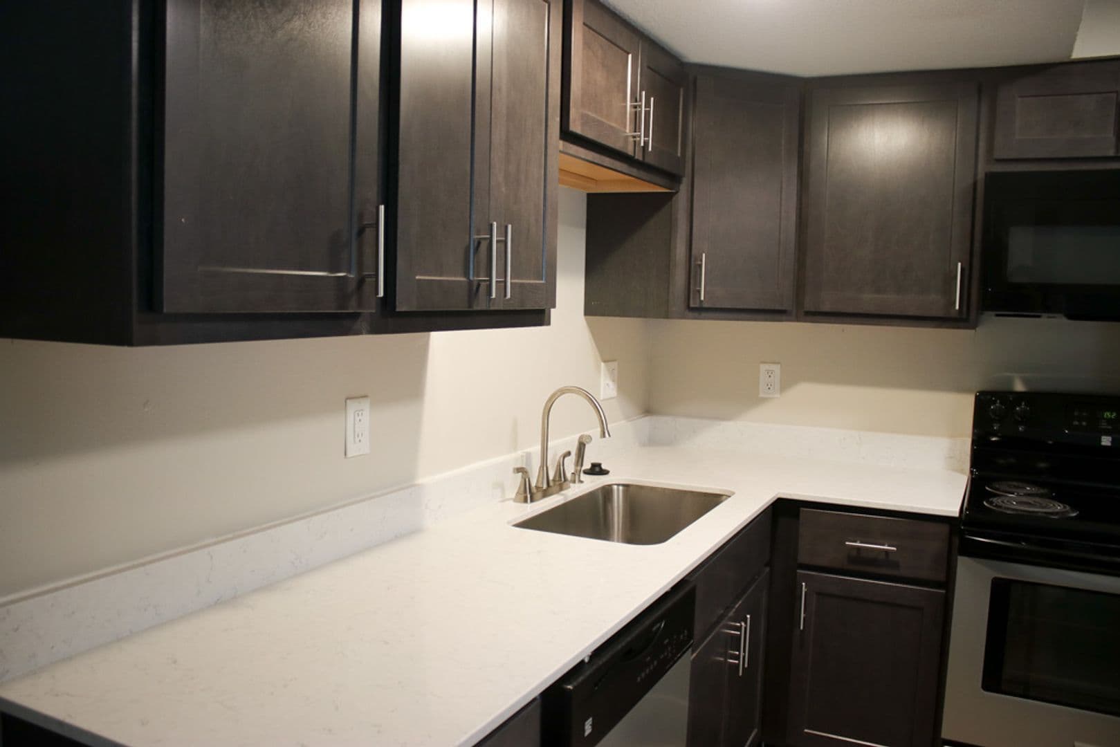 Urbana Apartment: 812 W Nevada Street