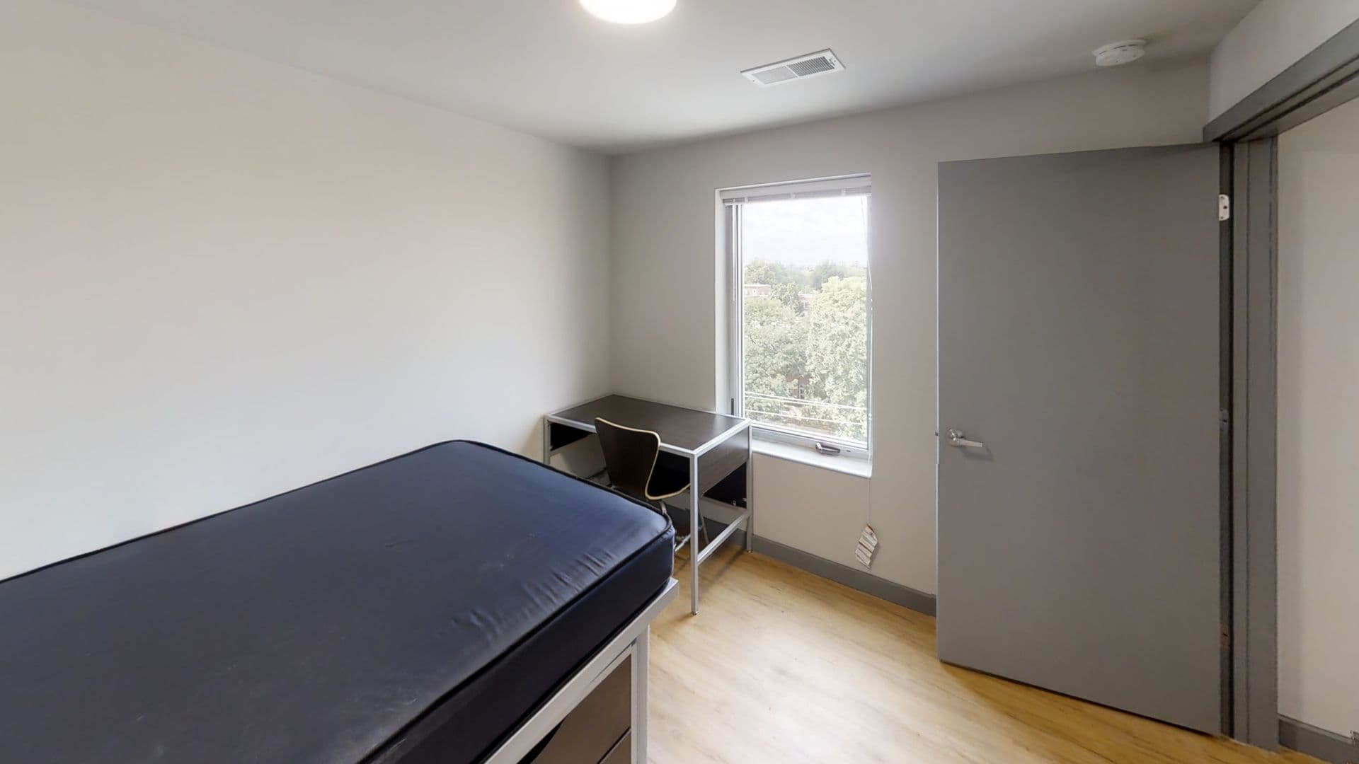 Champaign Apartment: 615 S Wright