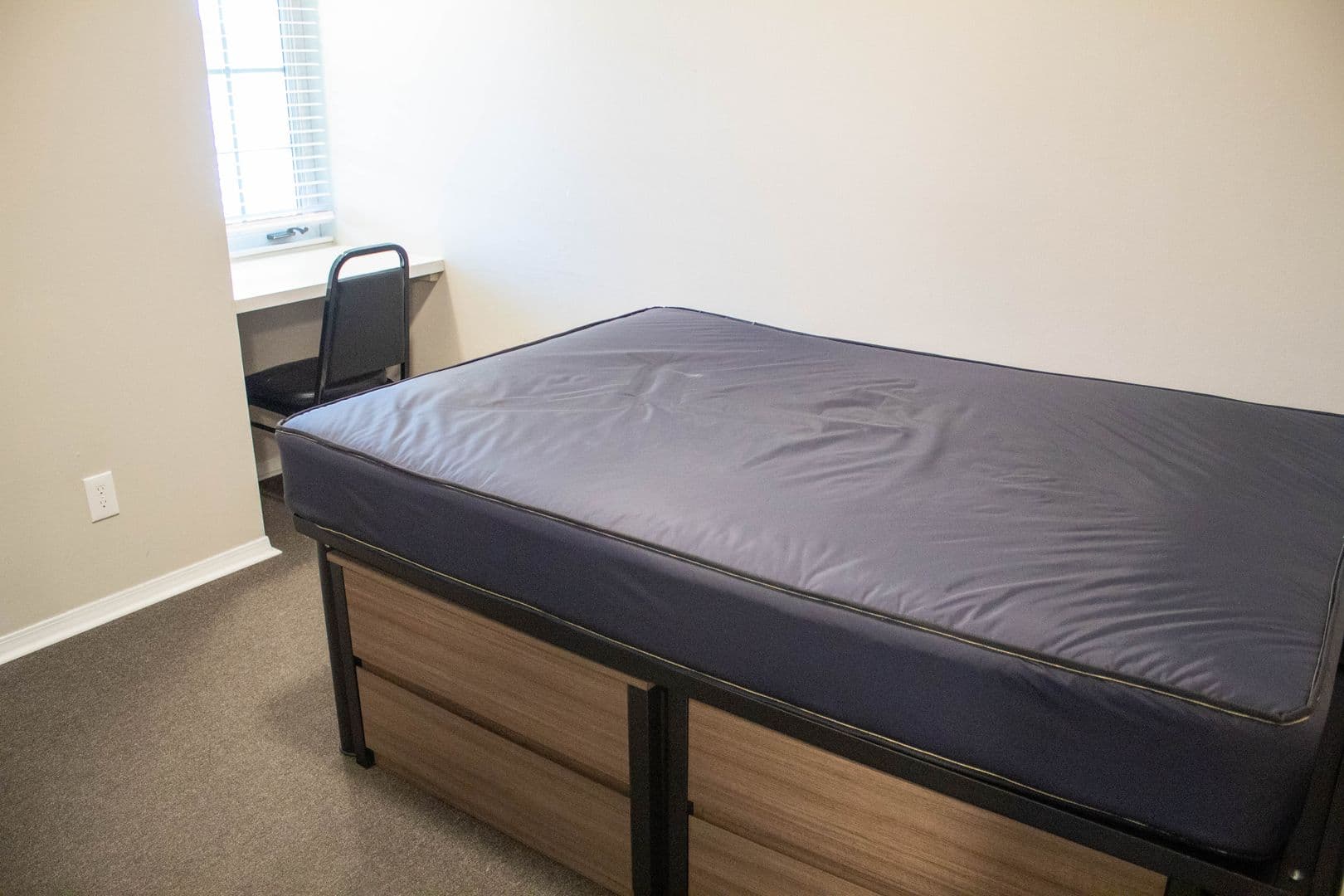Urbana Apartment: 812 W Nevada Street