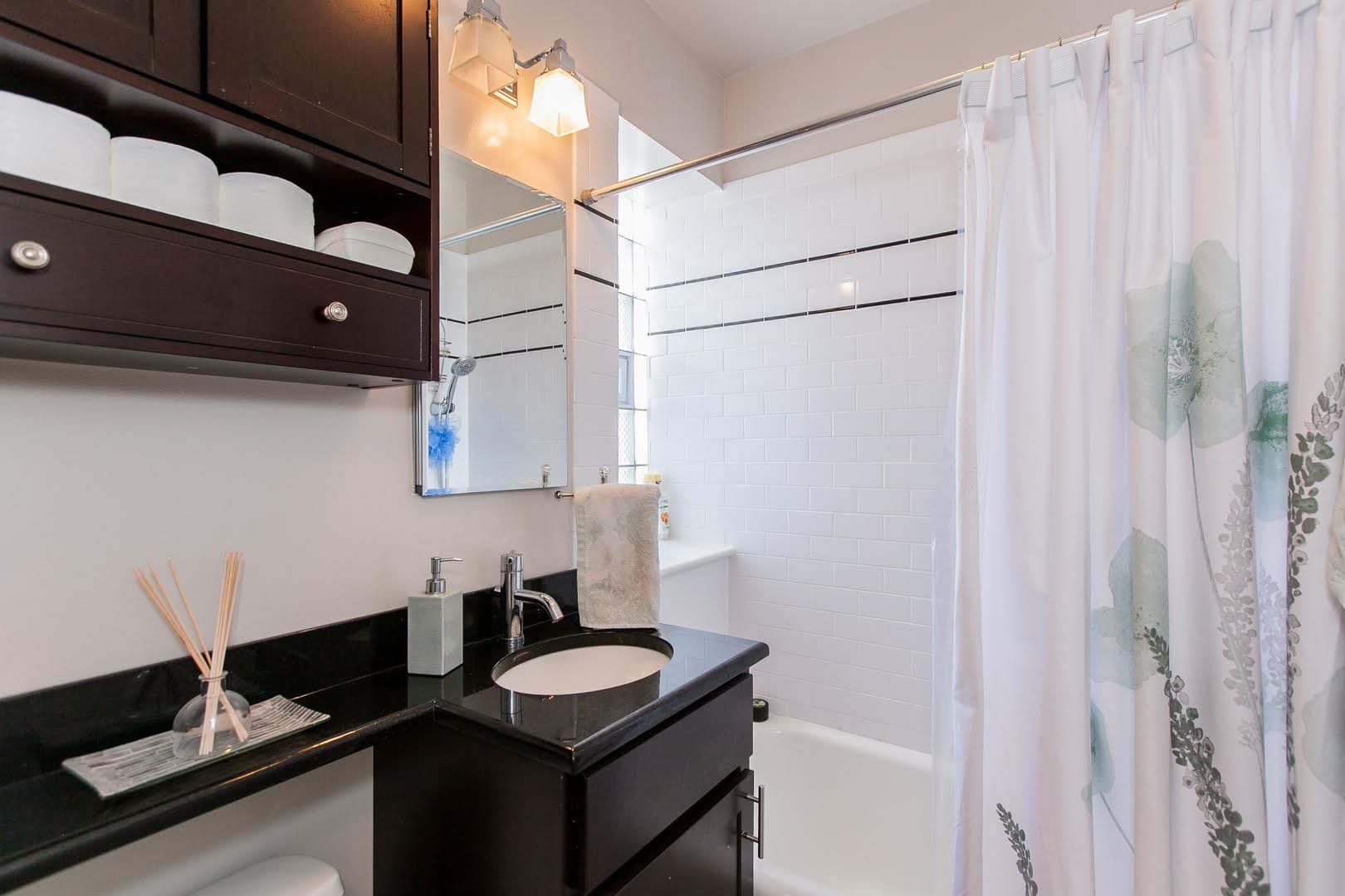 Chicago Apartment: 4206 N. Sacramento
