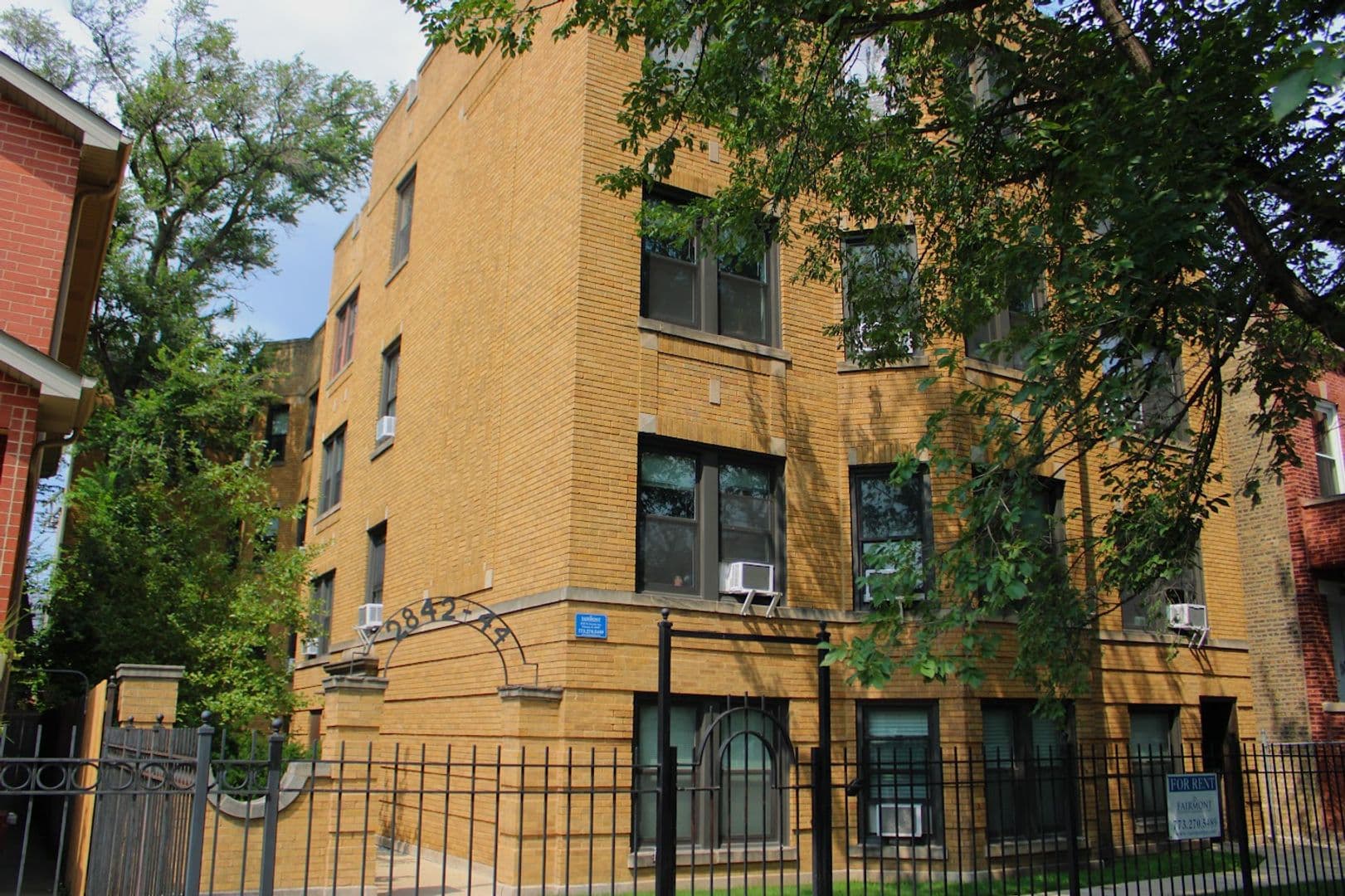 Chicago Apartment: 2842 W. Fletcher