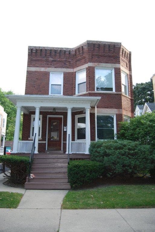 Evanston House: 827 Simpson St.