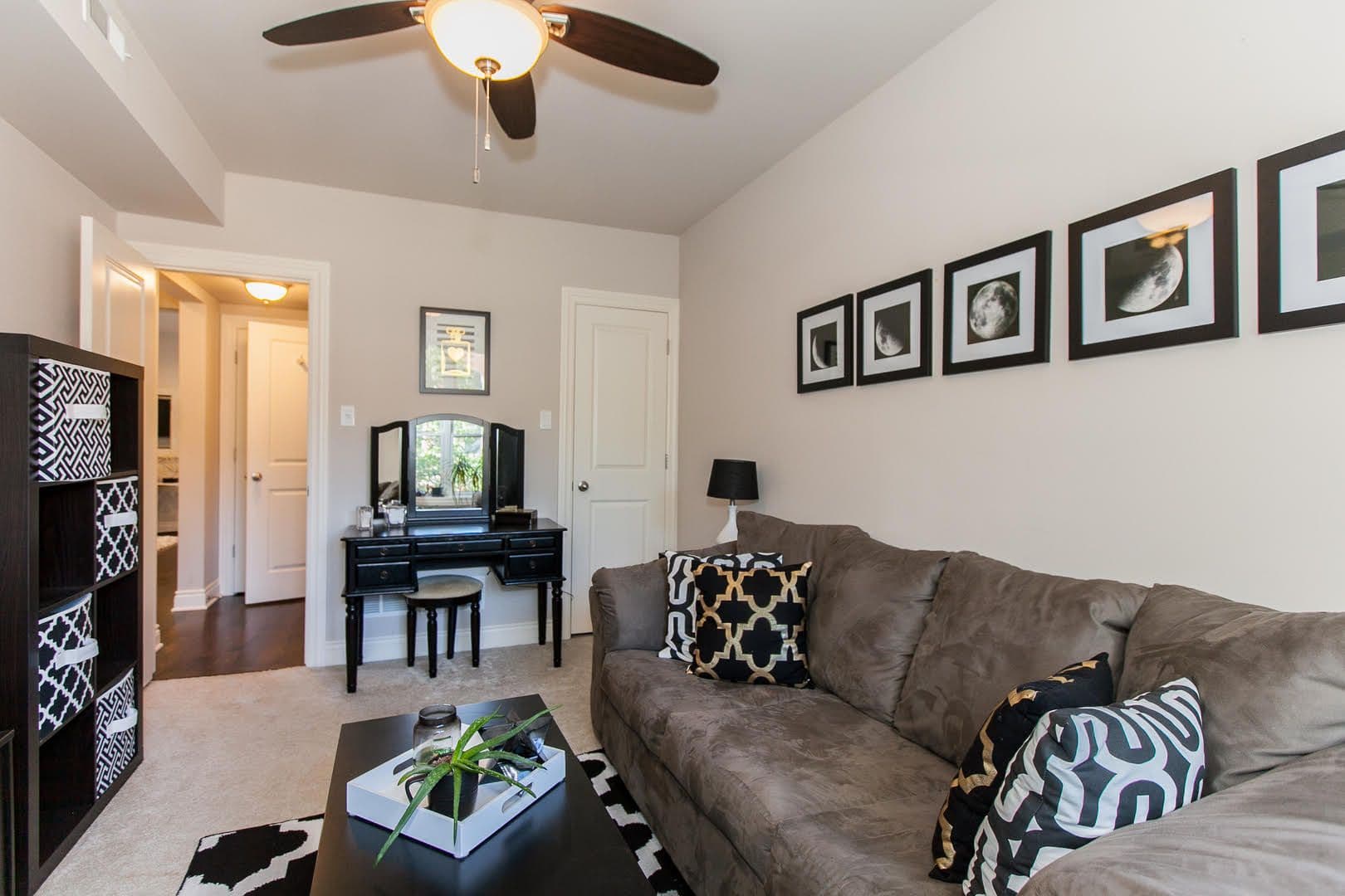 Chicago Apartment: 4206 N. Sacramento