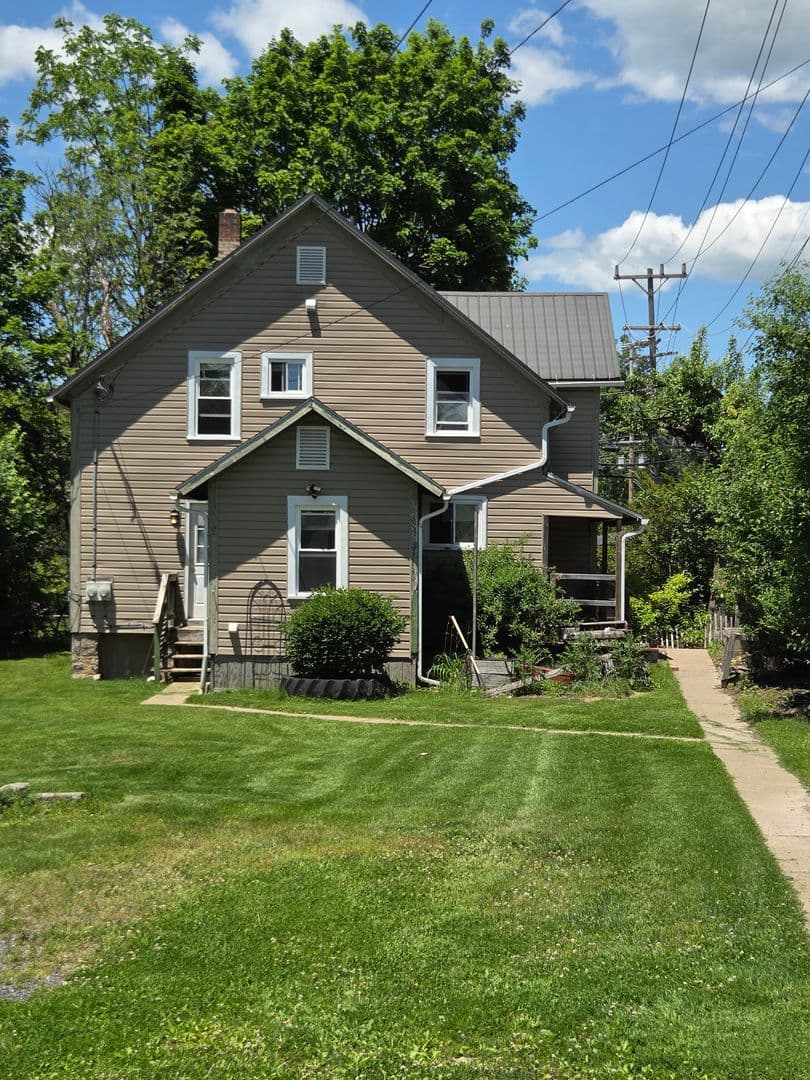 State College Apartment: West College Ave
